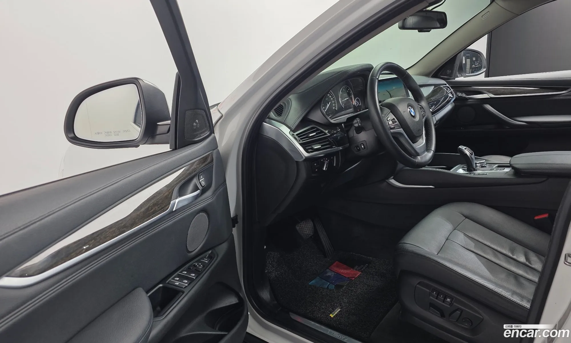 BMW X6 2015 WBAKV2100F0R23850 — 15