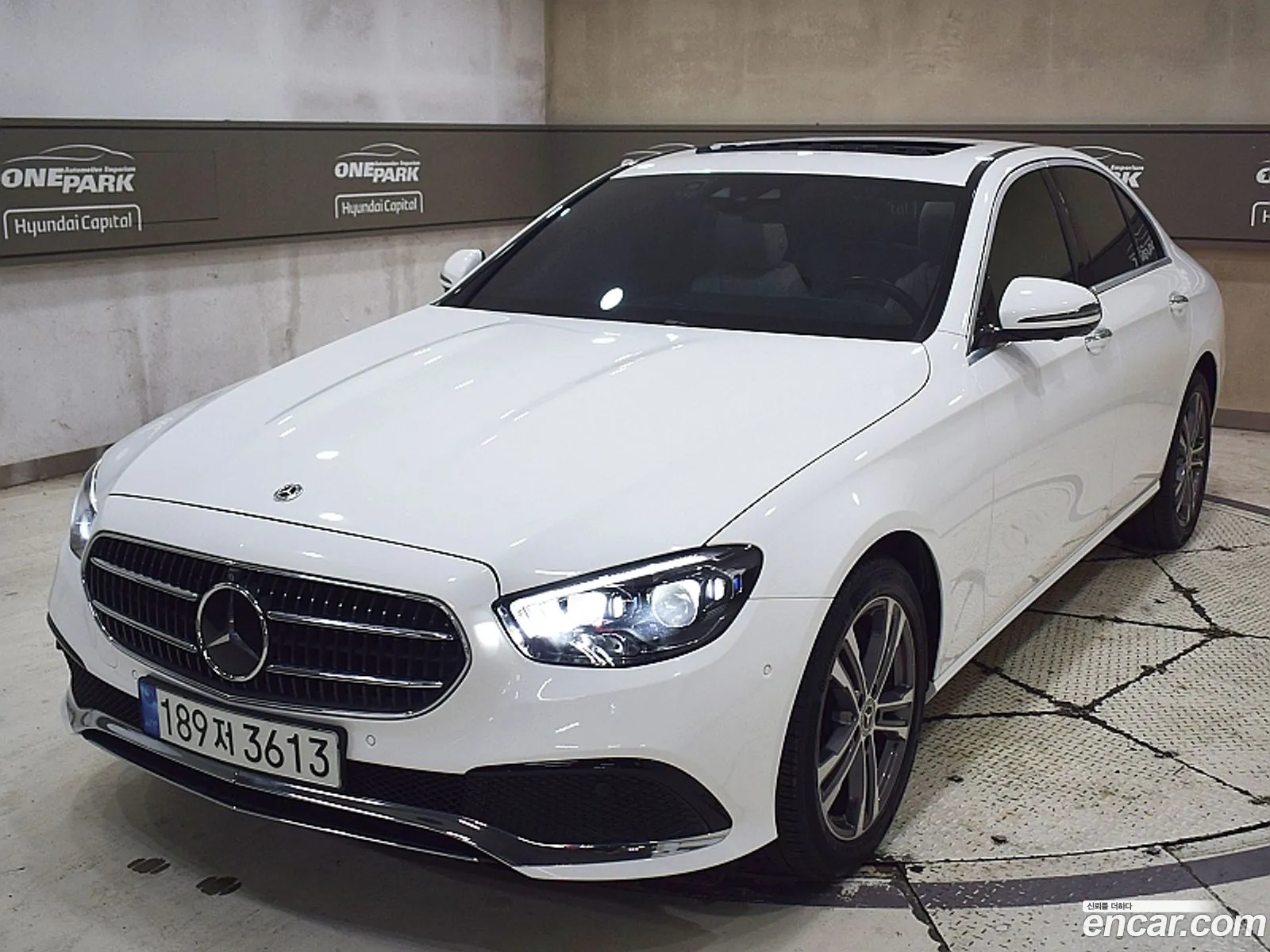 Mercedes-Benz E-Class W213 2022 — 19