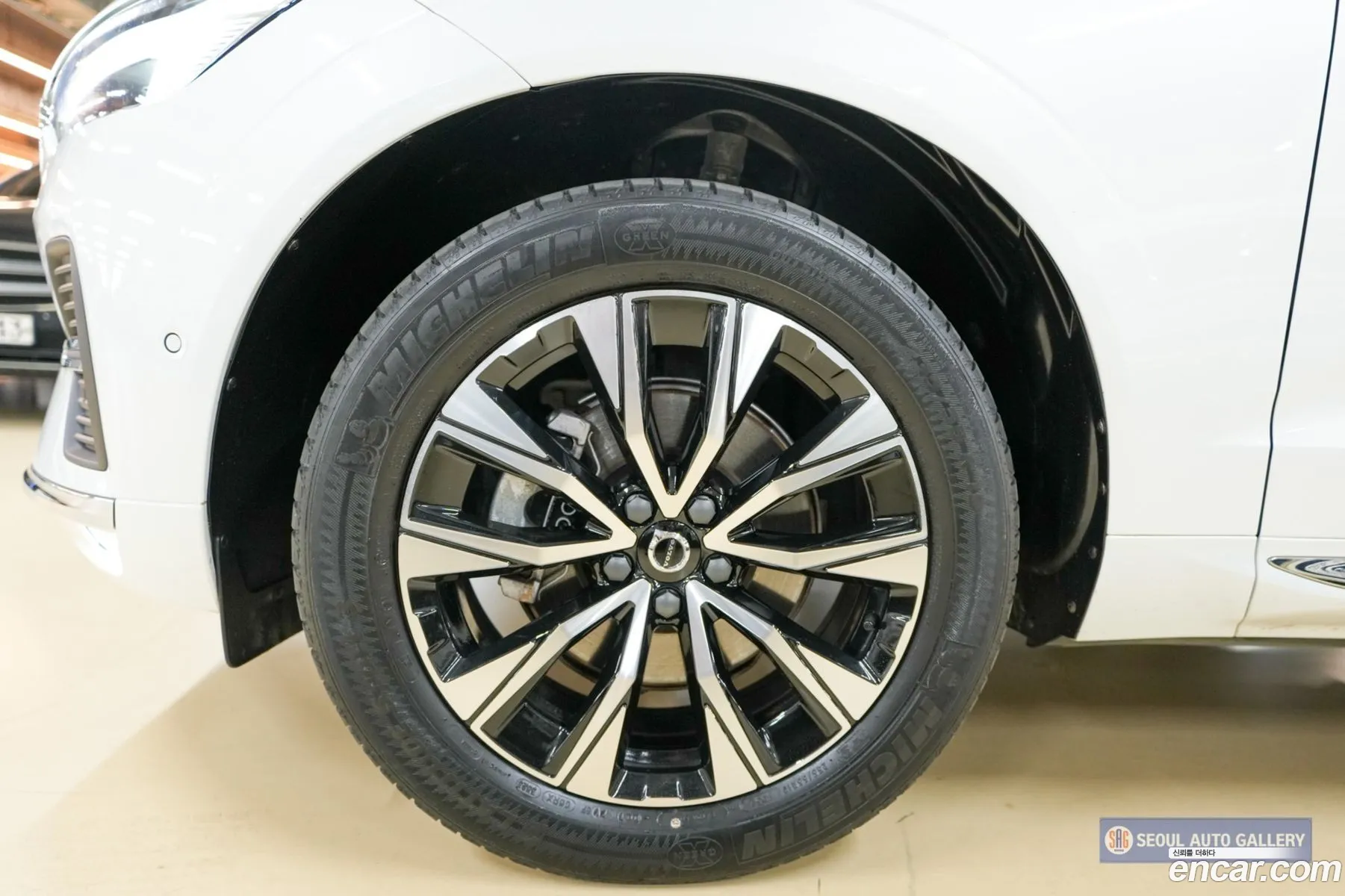 Volvo XC60 2023 — 3