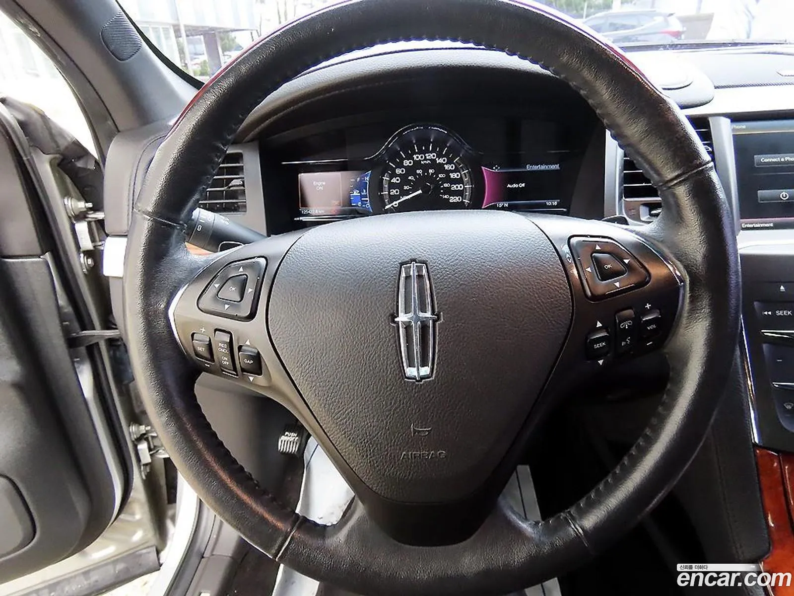 Lincoln MKS 2014 — 10