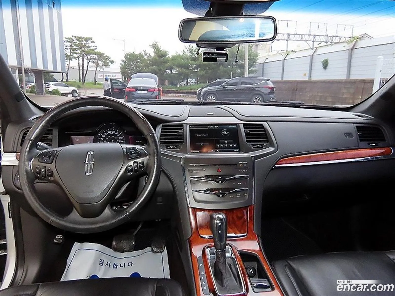 Lincoln MKS 2014 — 16