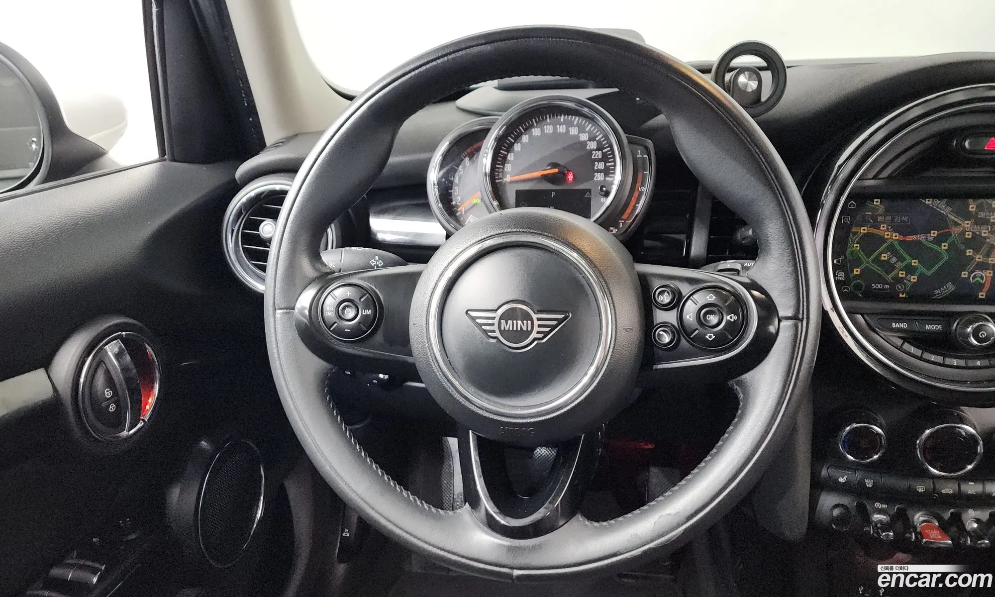 Mini Cooper 2020 WMWXV7108L2L95641 — 8
