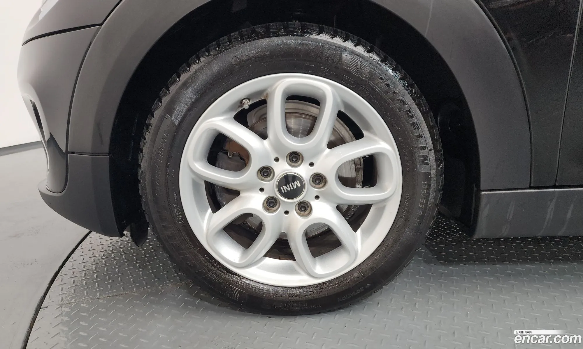 Mini Cooper 2020 WMWXV7108L2L95641 — 10