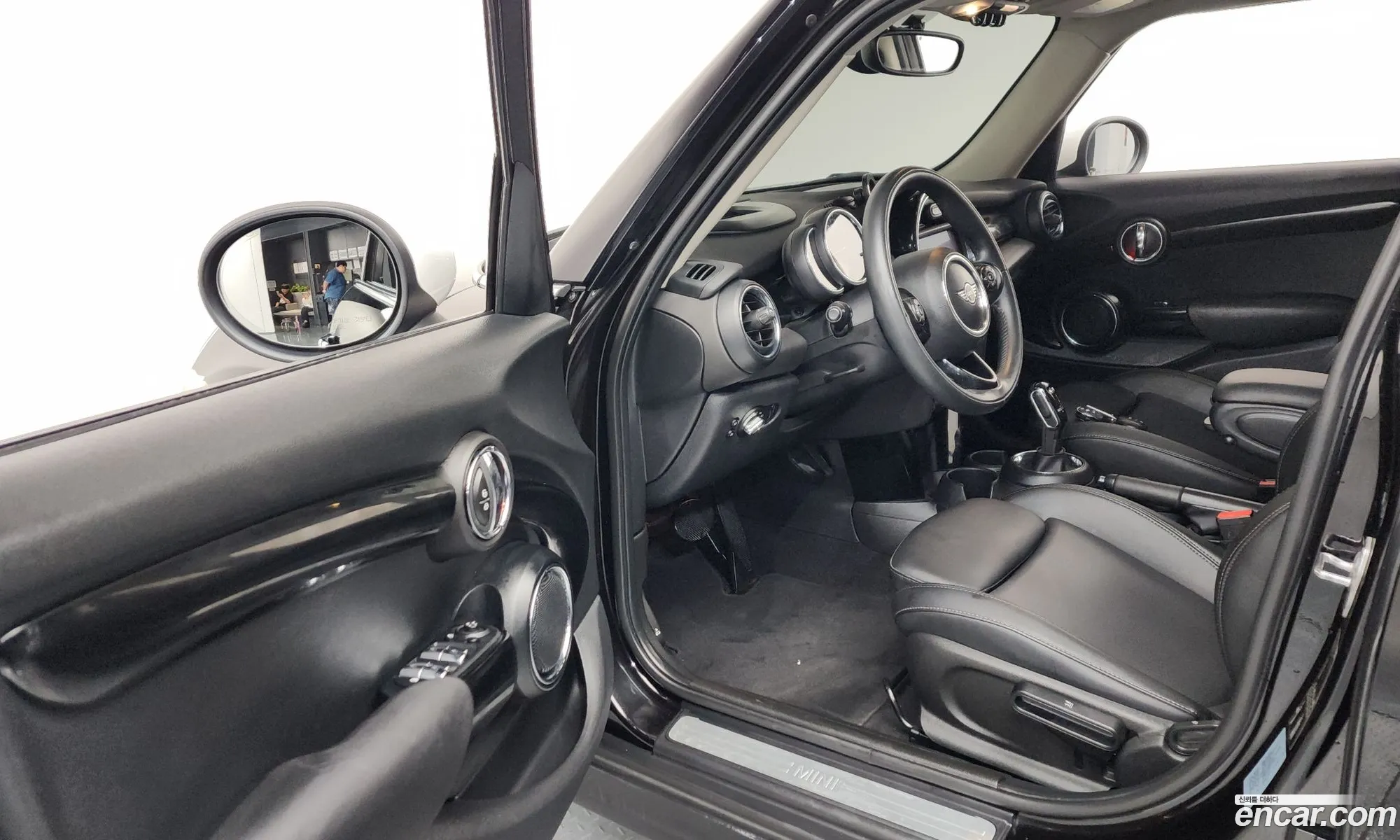 Mini Cooper 2020 WMWXV7108L2L95641 — 16
