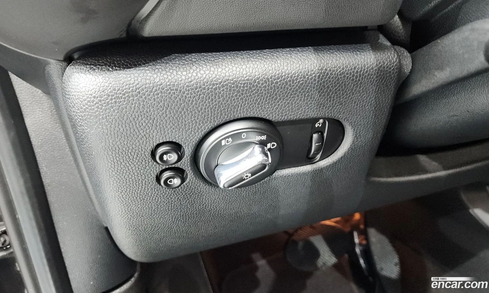 Mini Cooper 2020 WMWXV7108L2L95641 — 5