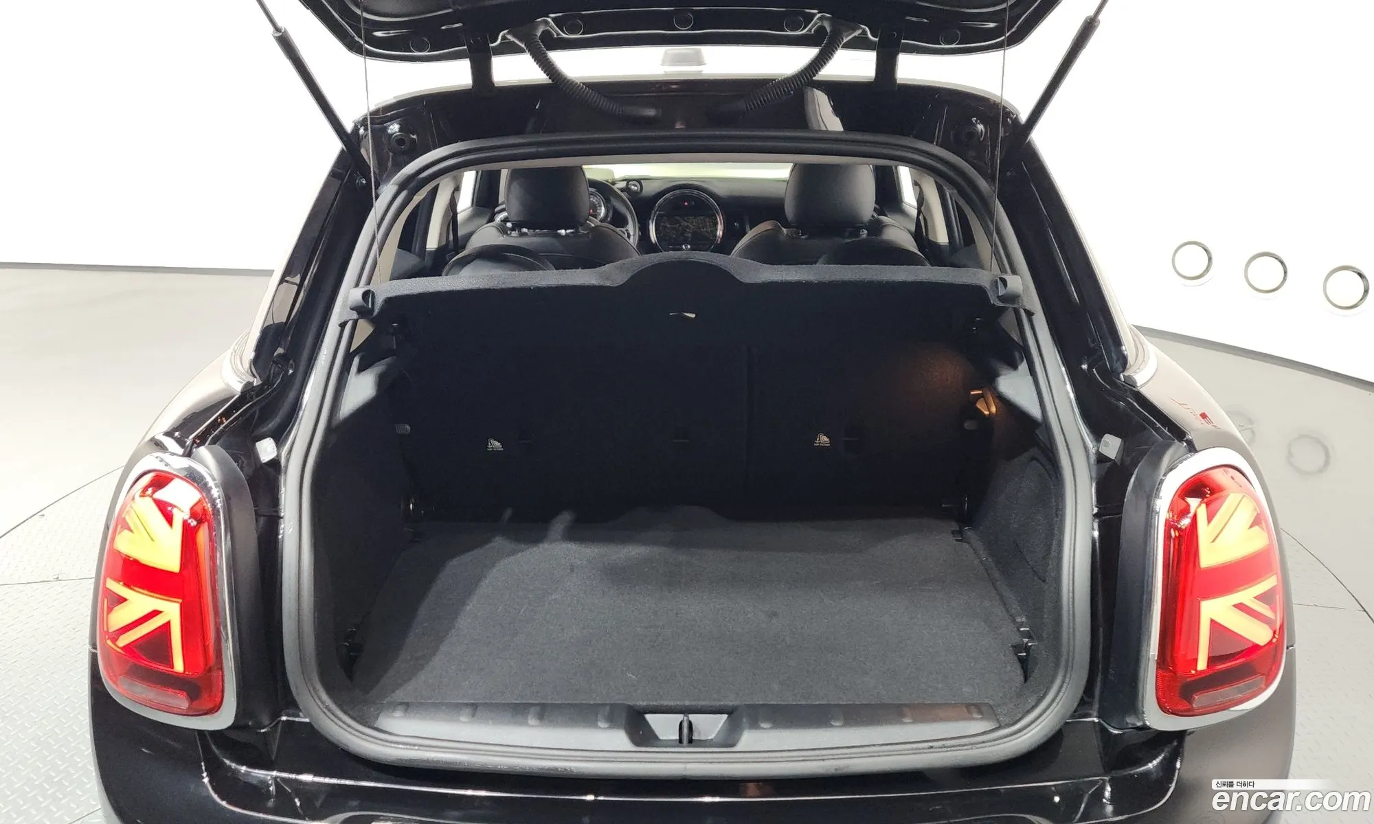 Mini Cooper 2020 WMWXV7108L2L95641 — 18