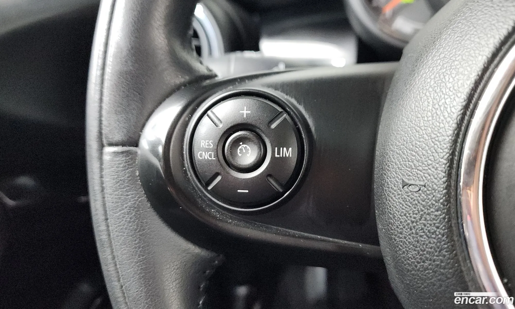 Mini Cooper 2020 WMWXV7108L2L95641 — 19