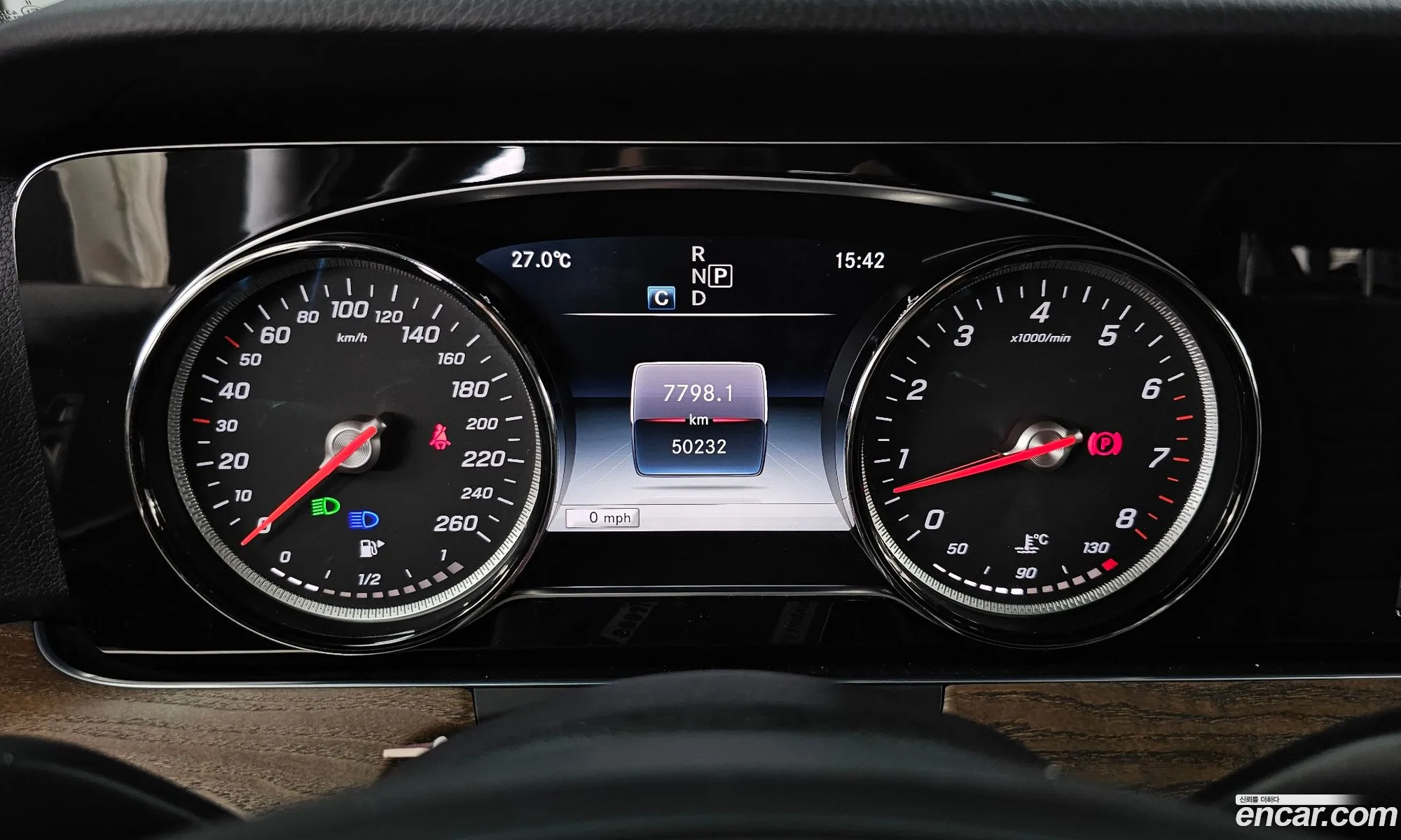 Mercedes-Benz E-Class W213 2018 WDDZF4KBXJA364472 — 12