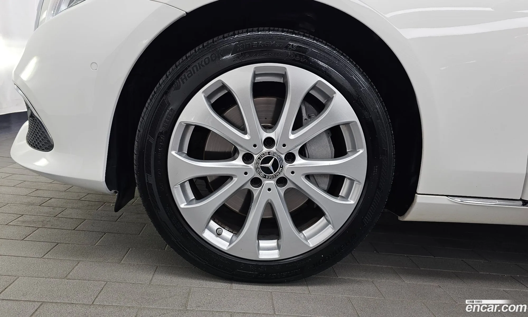 Mercedes-Benz E-Class W213 2018 WDDZF4KBXJA364472 — 19