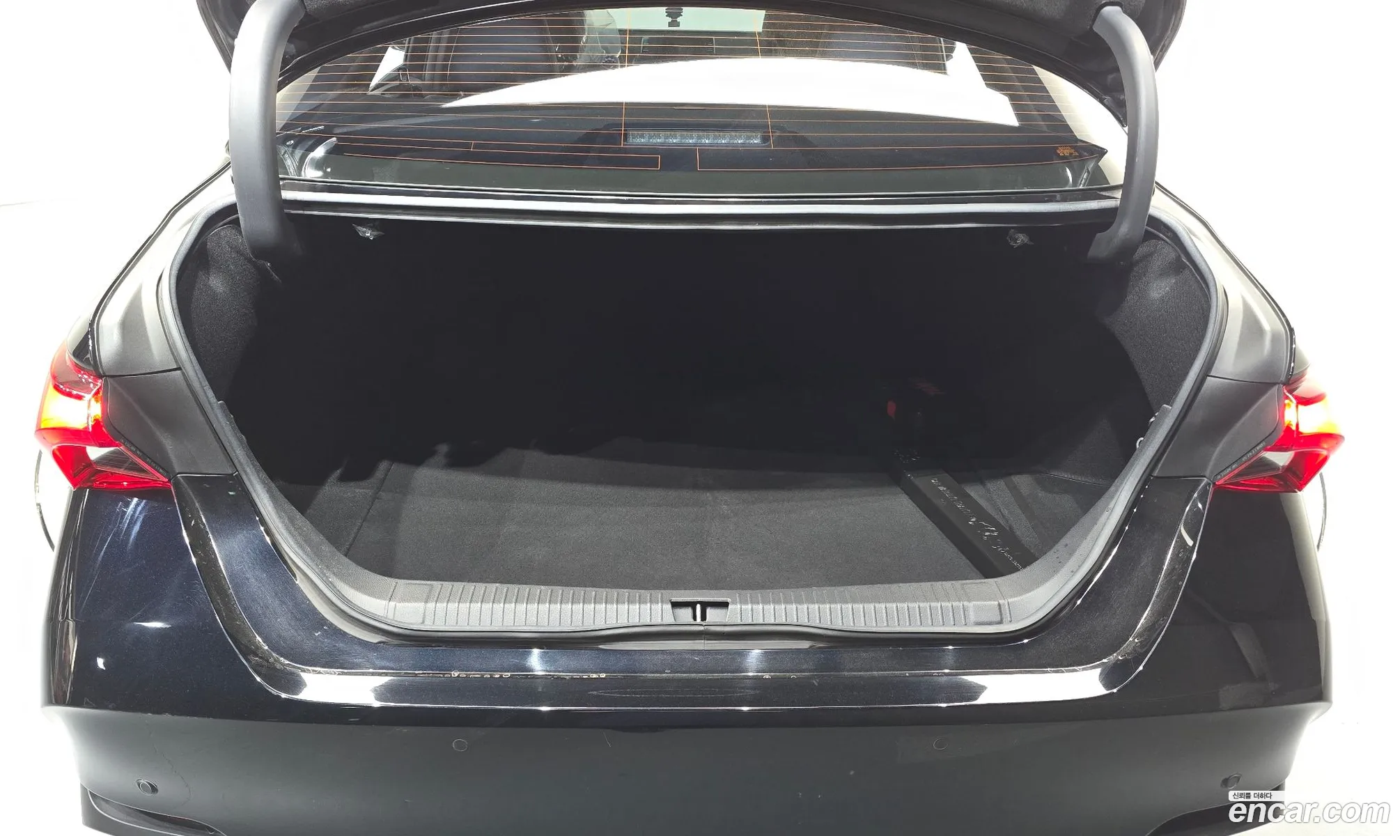 Toyota Avalon 2019 — 17