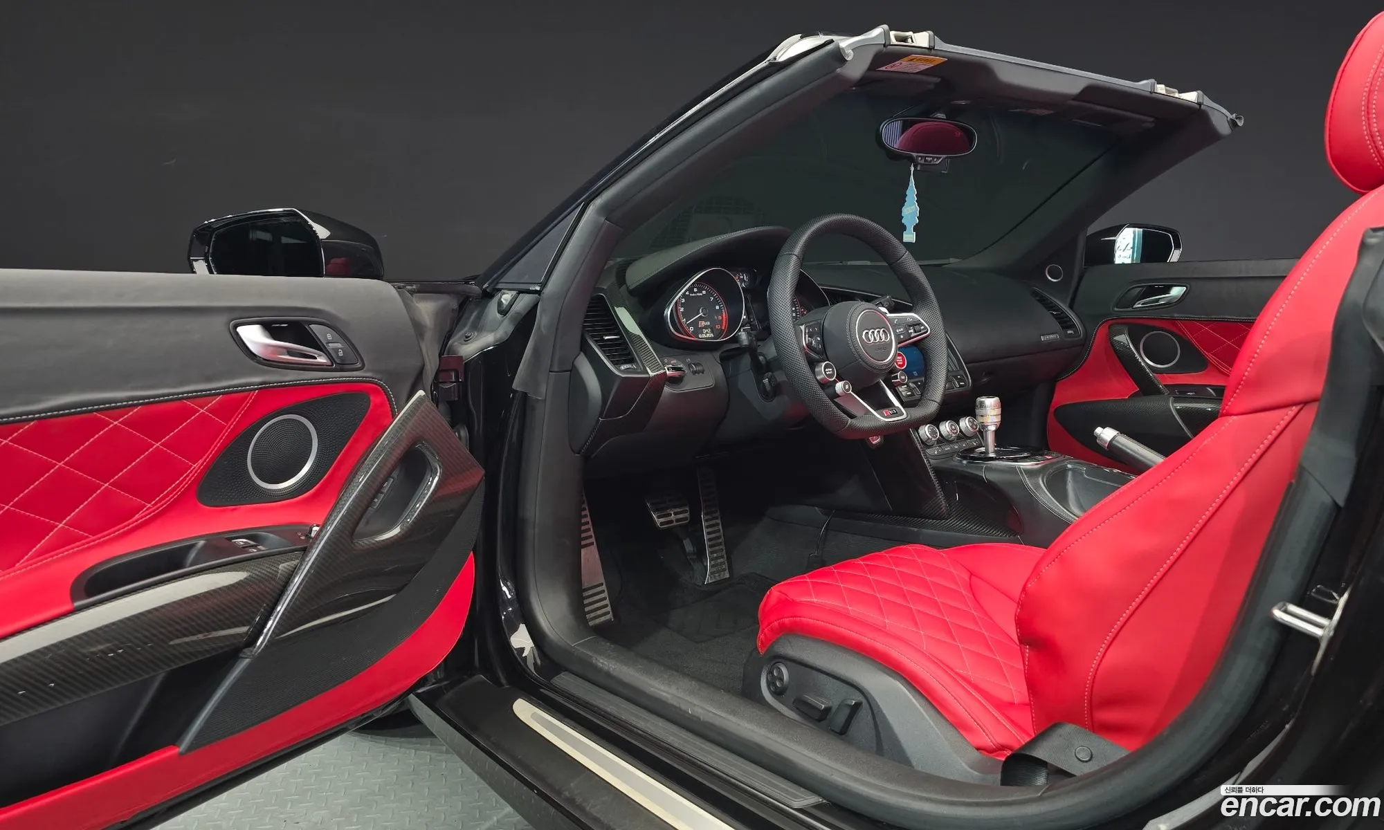 Audi R8 2015 WUAZZZ425F7001340 — 16