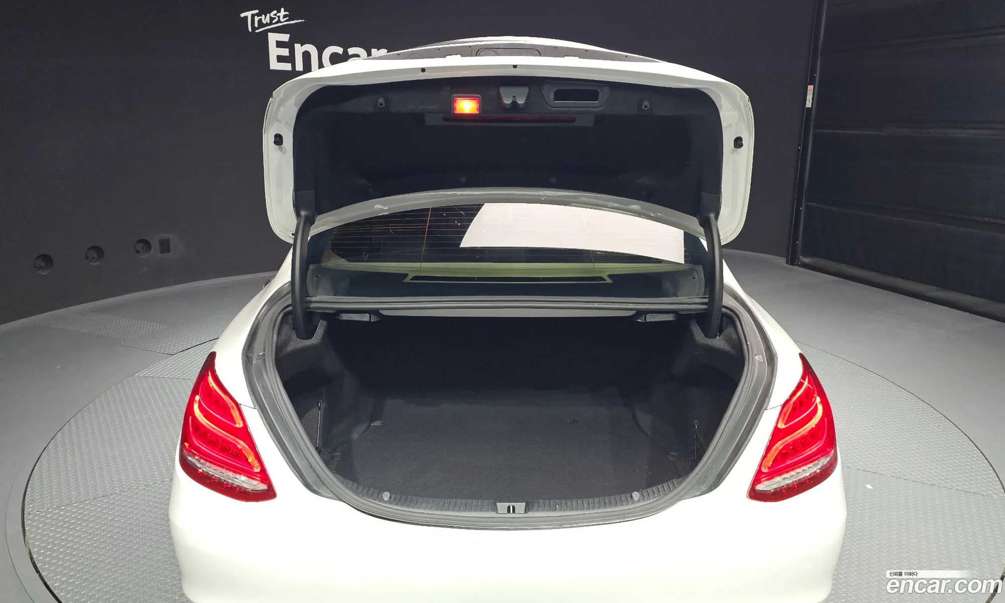 Mercedes-Benz C-Class W205 2017 WDDWF0EB2HR297644 — 7