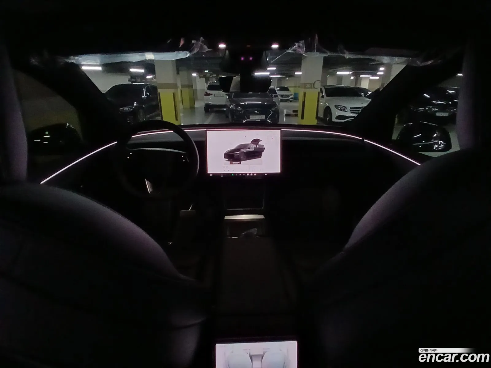 Tesla Model Y 2026 — 13