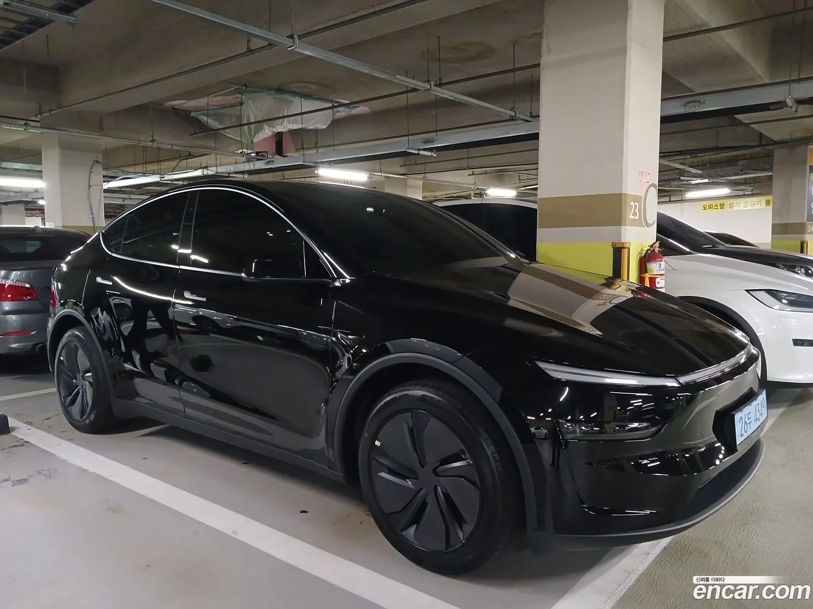 Tesla Model Y 2026 — 7