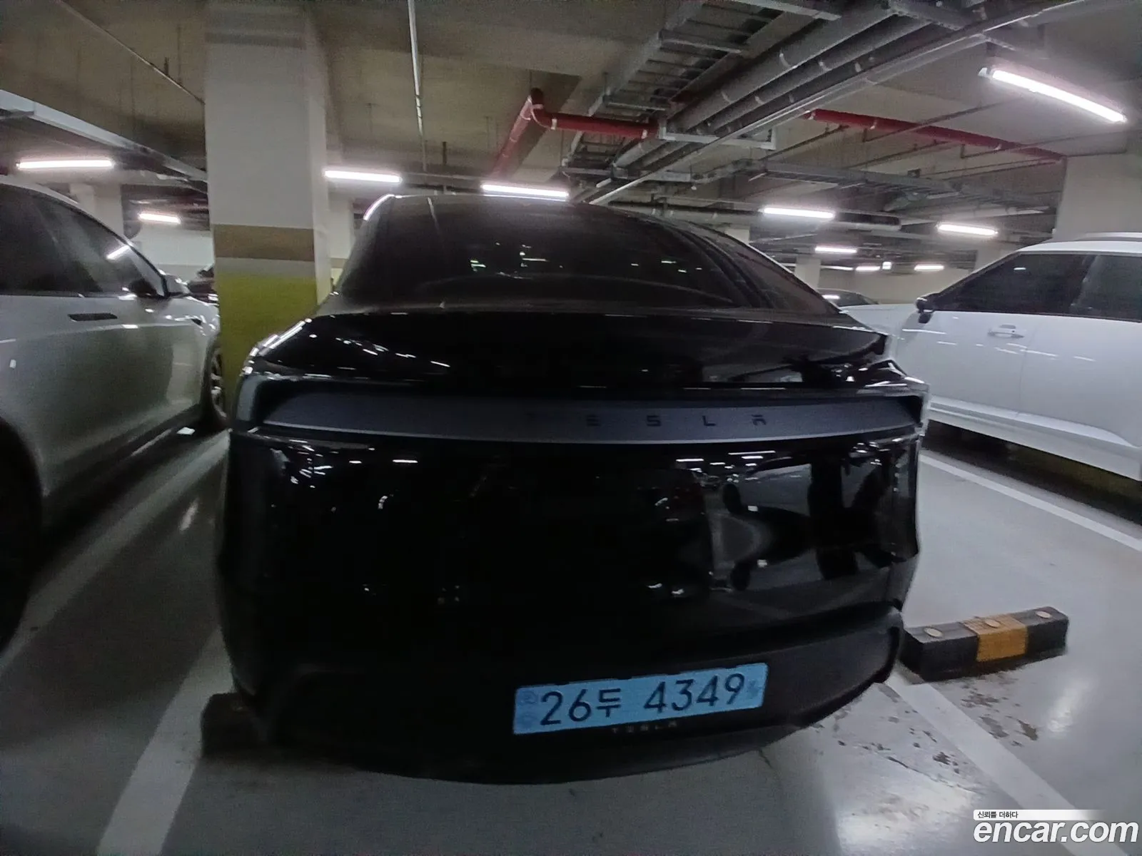 Tesla Model Y 2026 — 18