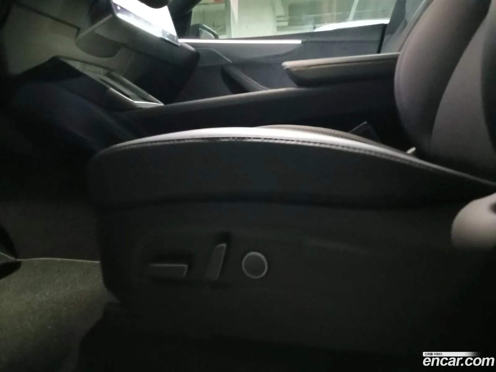 Tesla Model Y 2026 — 10
