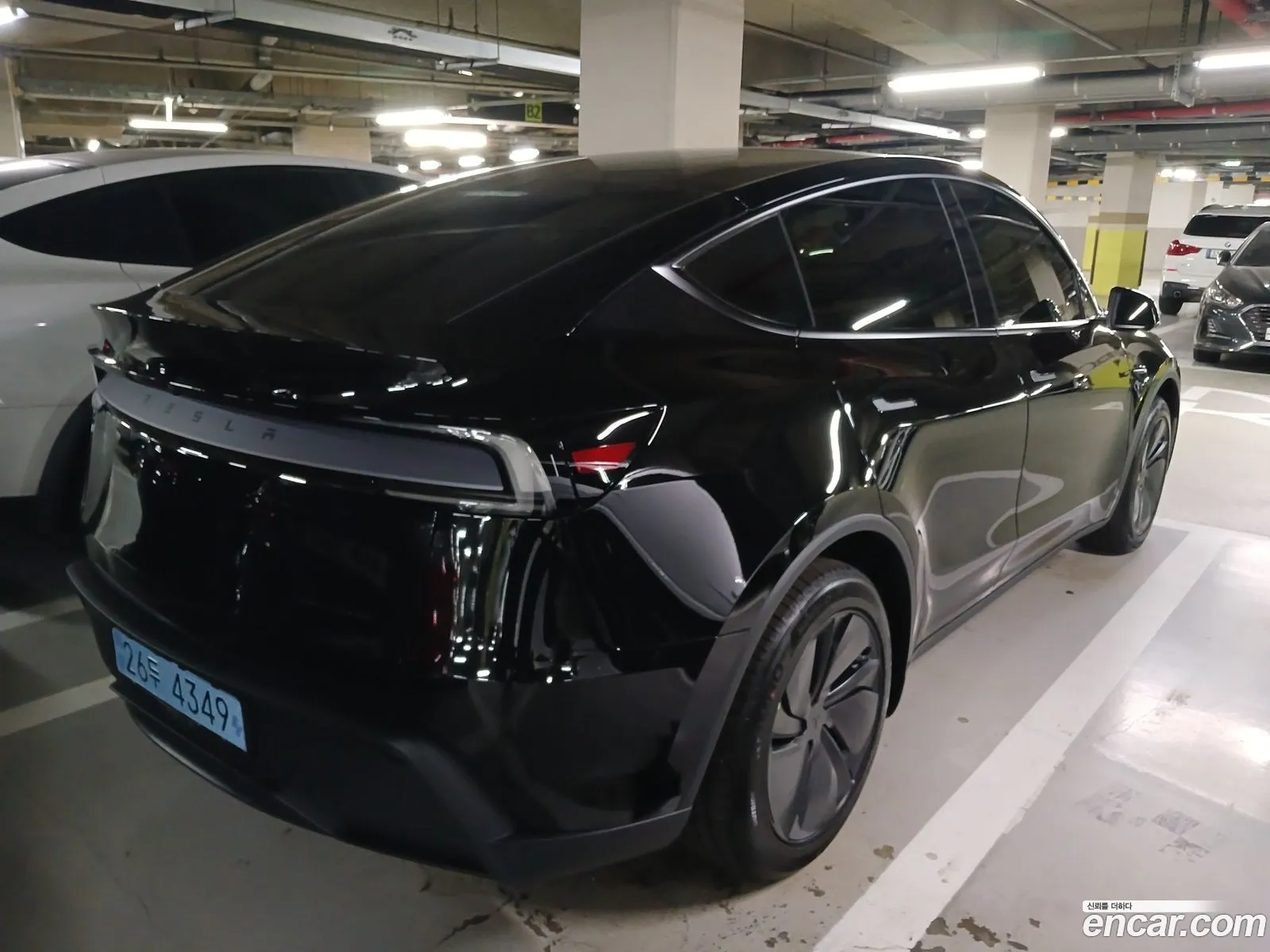 Tesla Model Y 2026 — 15