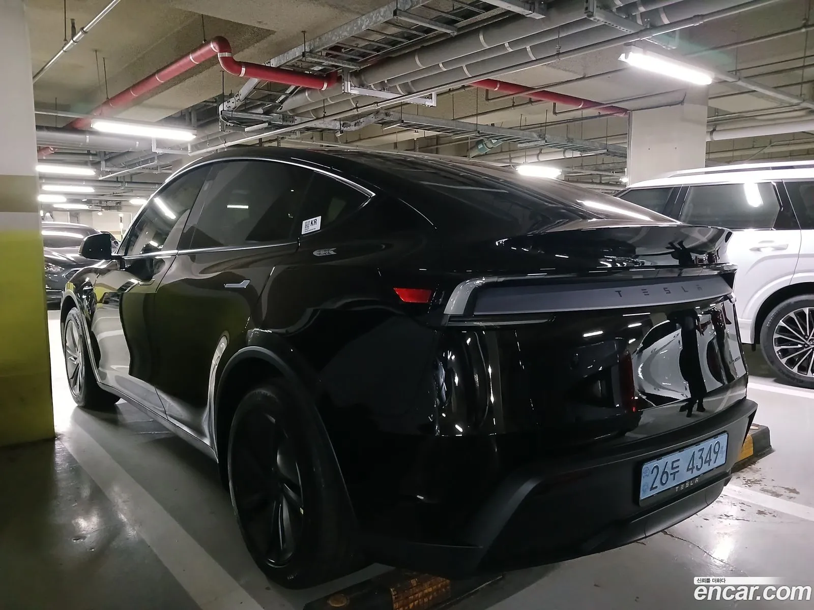 Tesla Model Y 2026 — 4