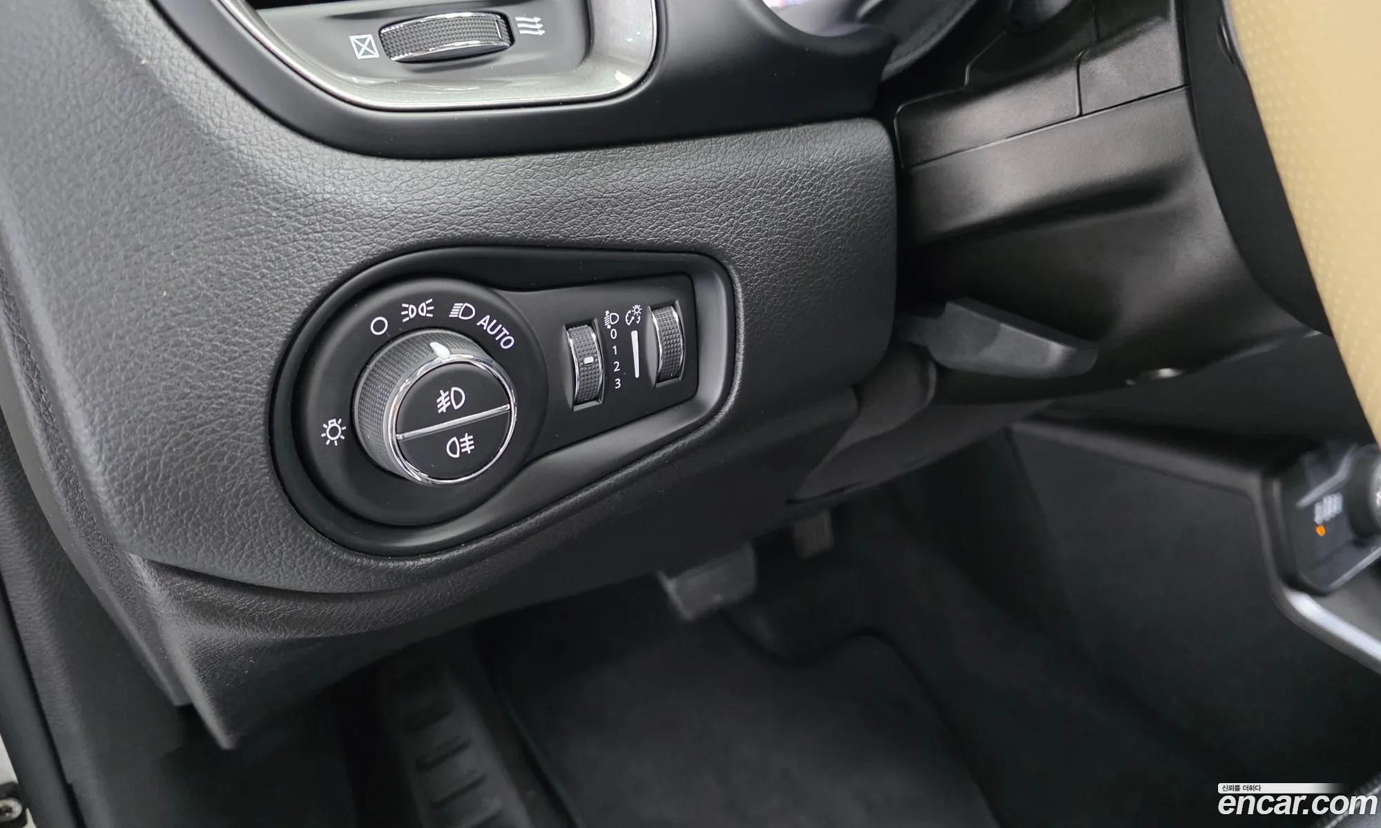 Jeep Renegade 2018 1C4BU0000JPH97331 — 14