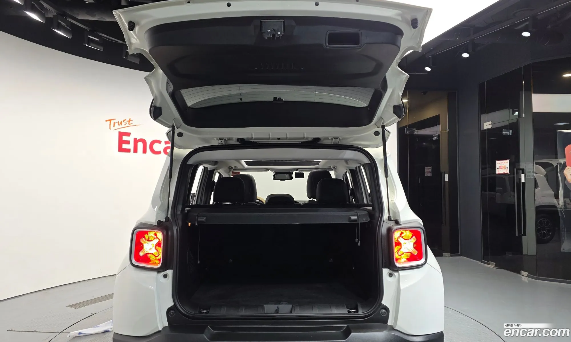 Jeep Renegade 2018 1C4BU0000JPH97331 — 22