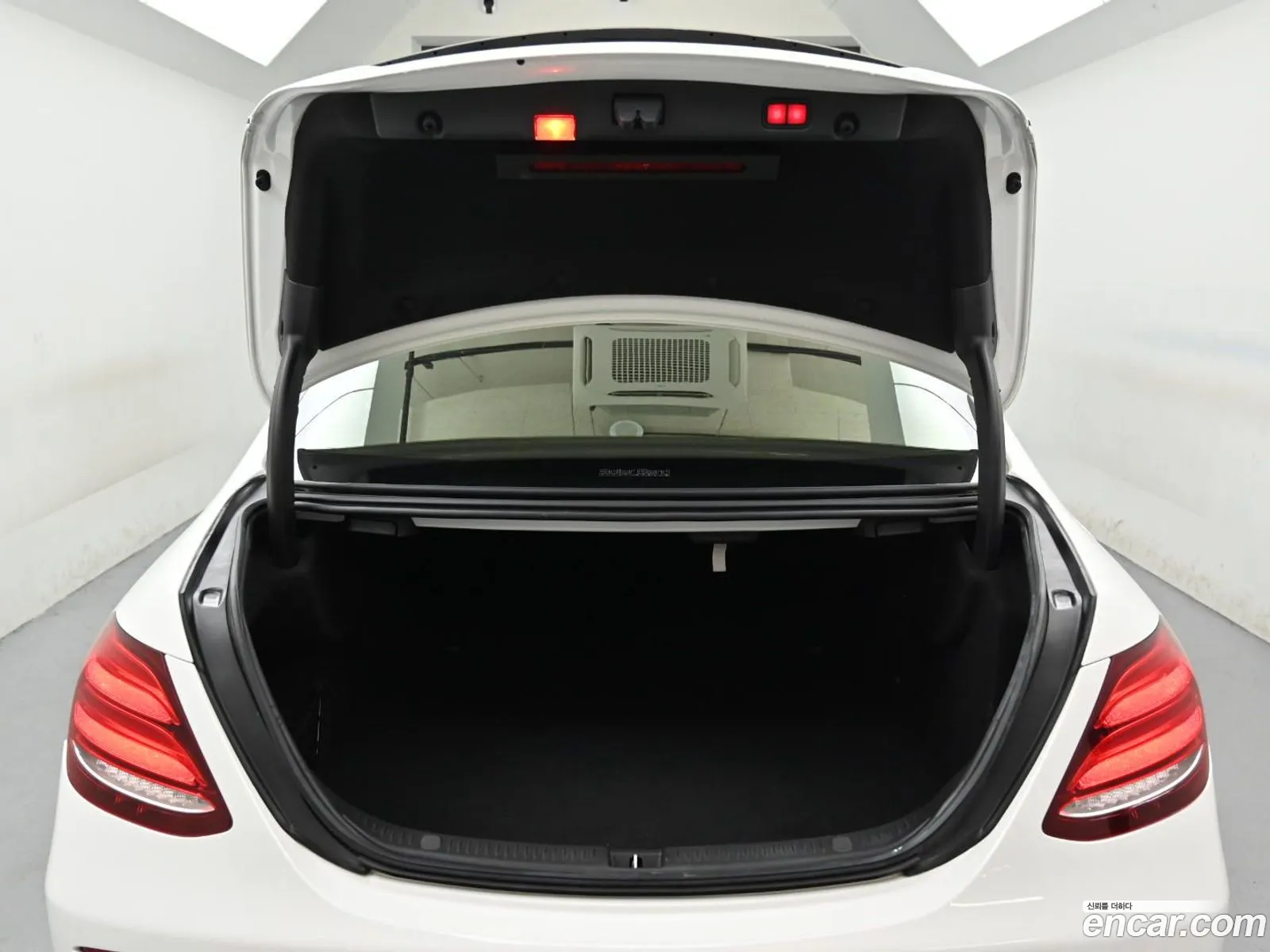 Mercedes-Benz E-Class W213 2018 — 10