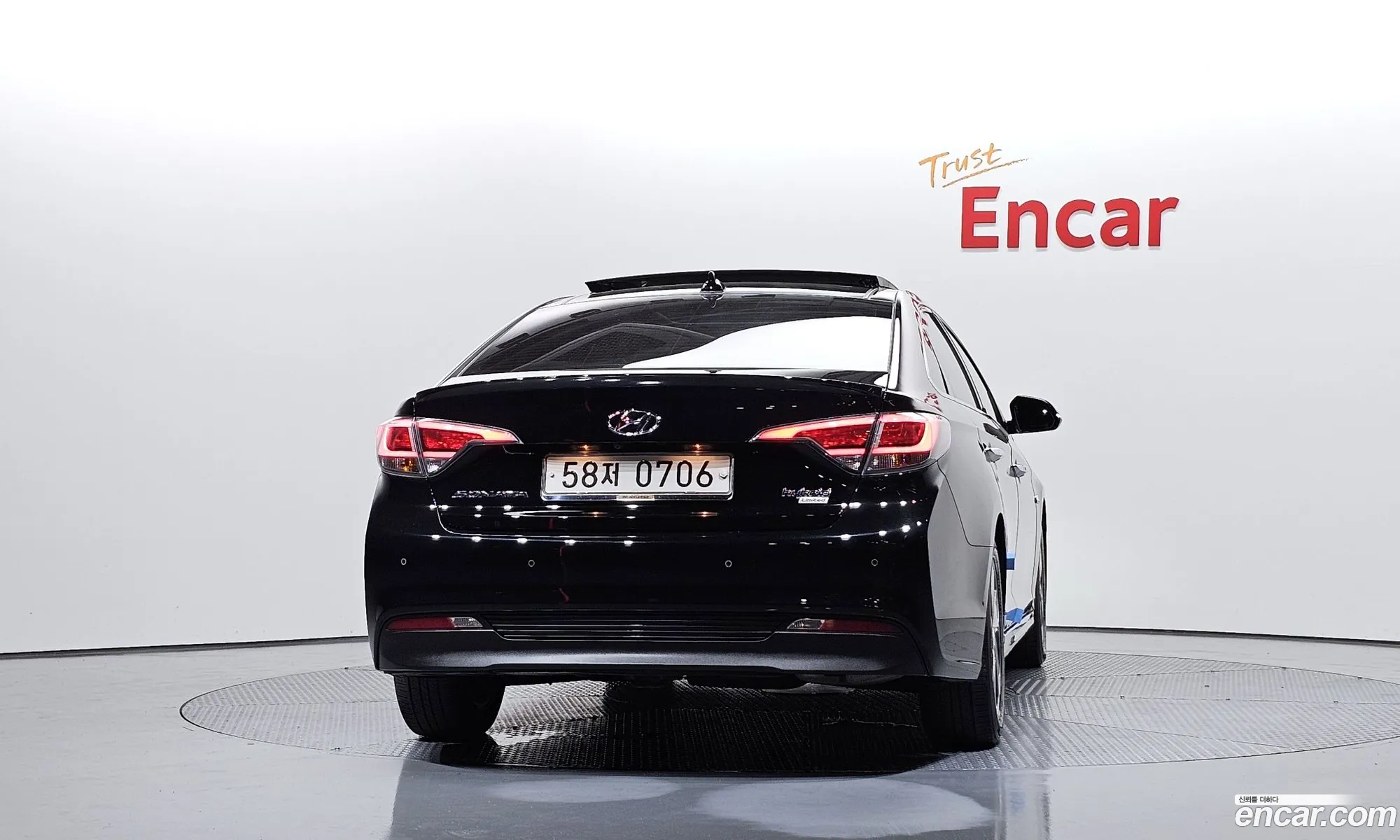 Hyundai LF Sonata Hybrid 2016 — 4
