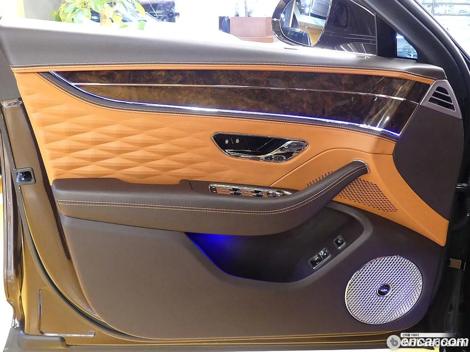 Bentley Flying Spur 2023 — 5