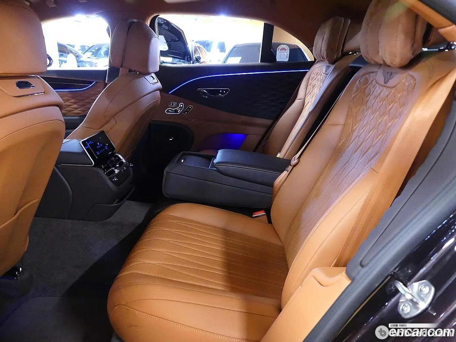 Bentley Flying Spur 2023 — 10
