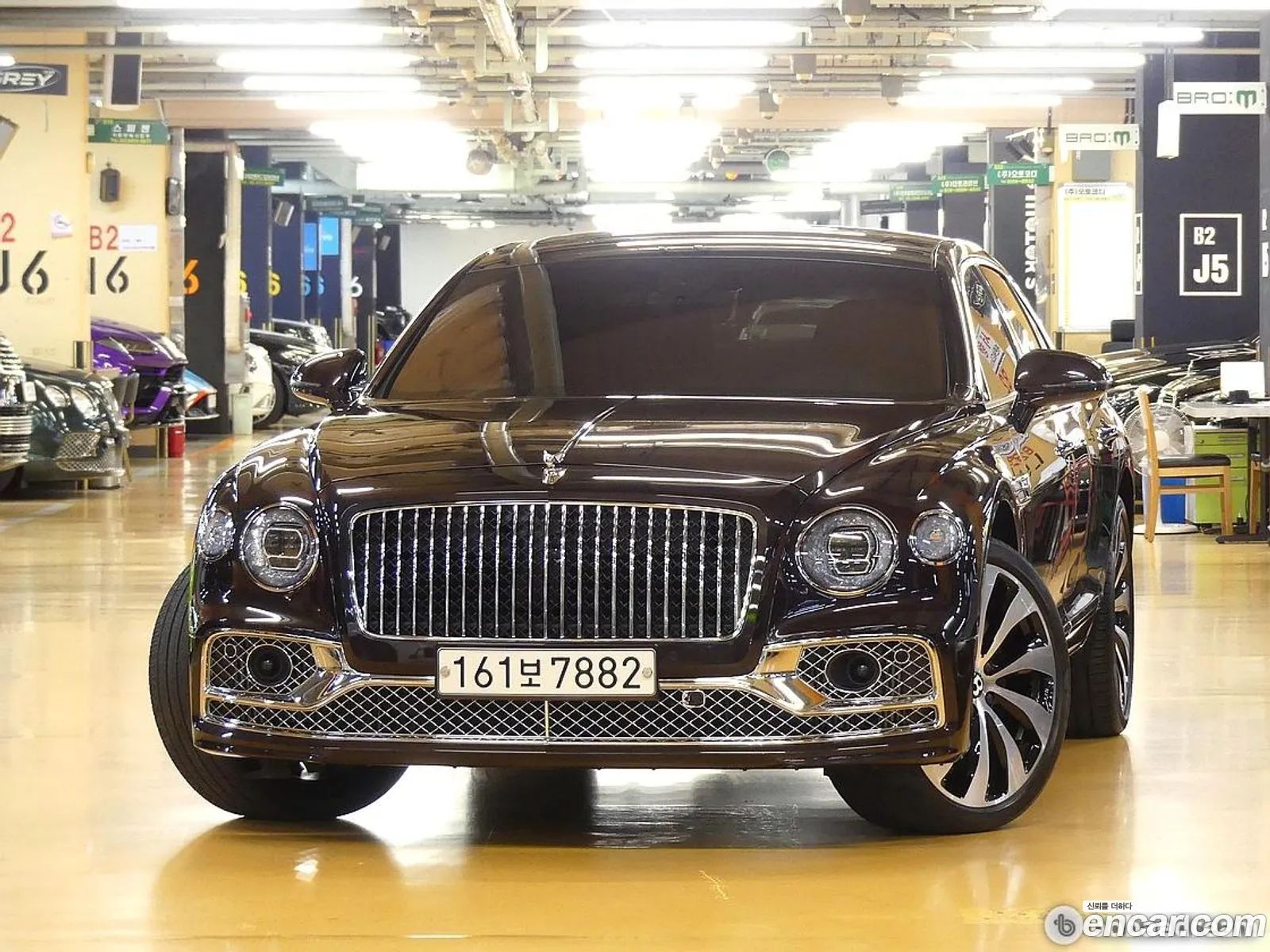 Bentley Flying Spur 2023 — 18