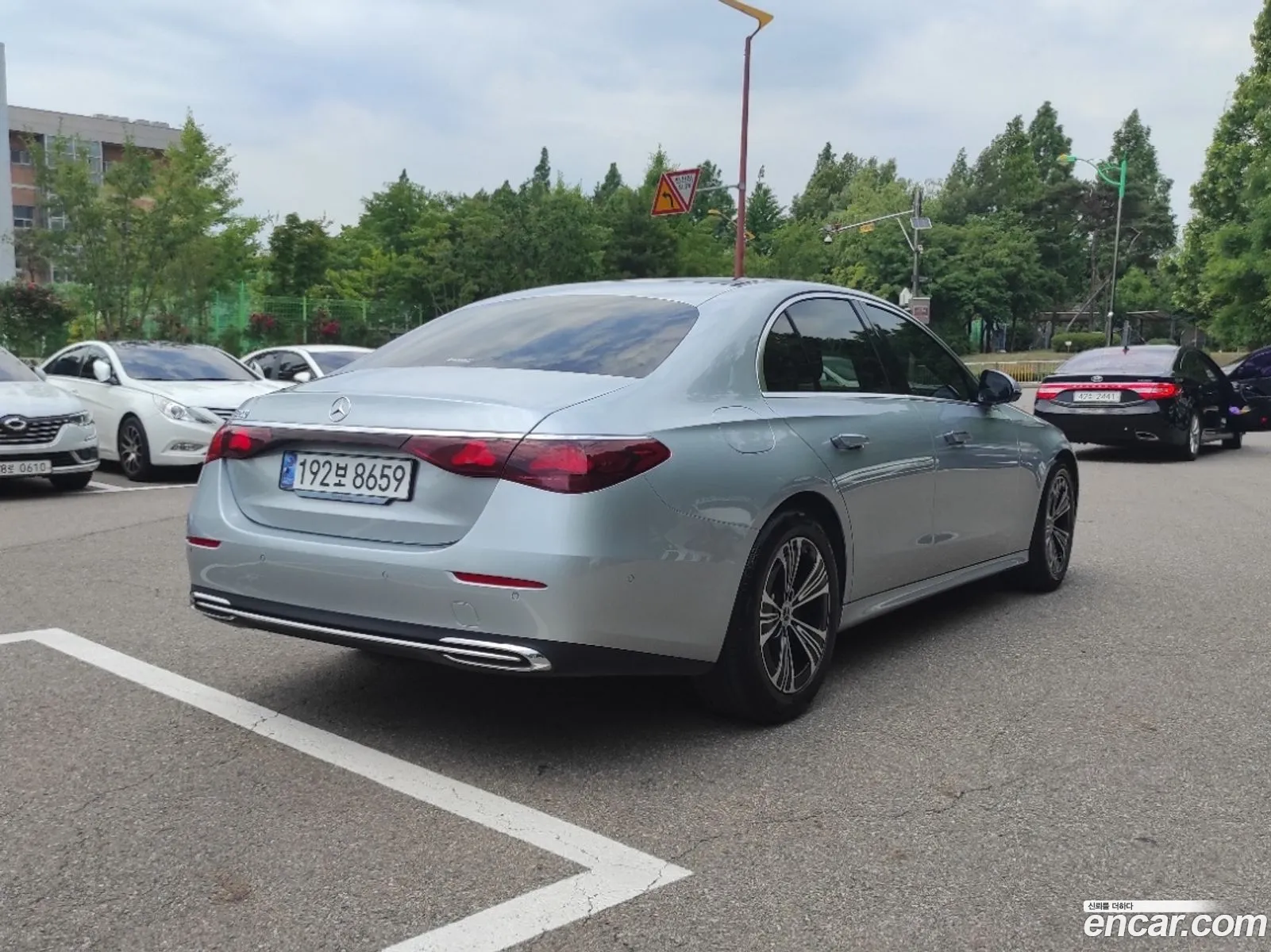 Mercedes-Benz E-Class W214 2024 — 11