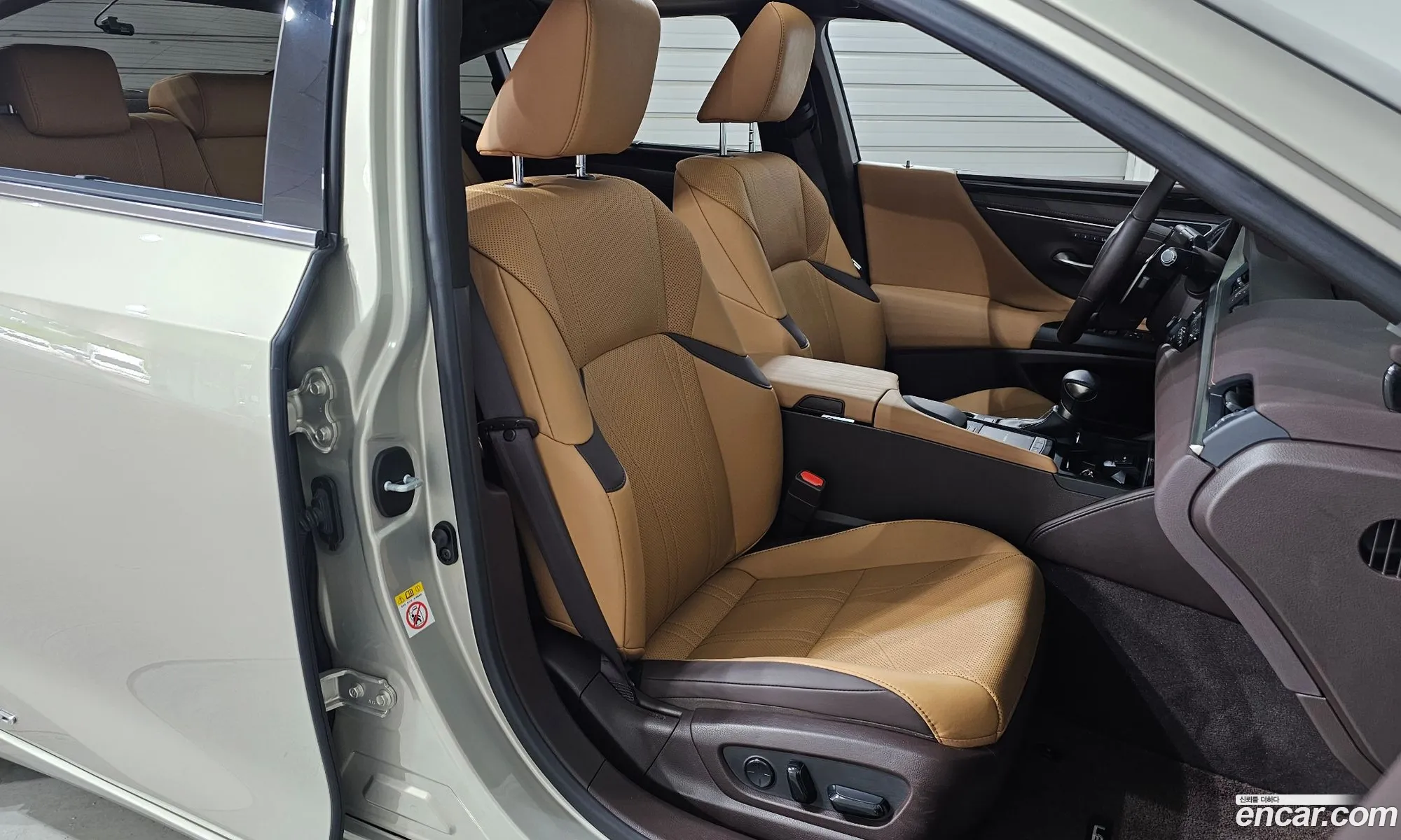 Lexus ES300h 7th Gen 2019 — 7