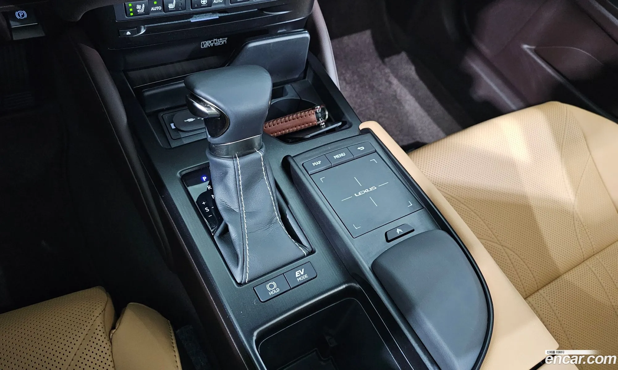 Lexus ES300h 7th Gen 2019 — 6