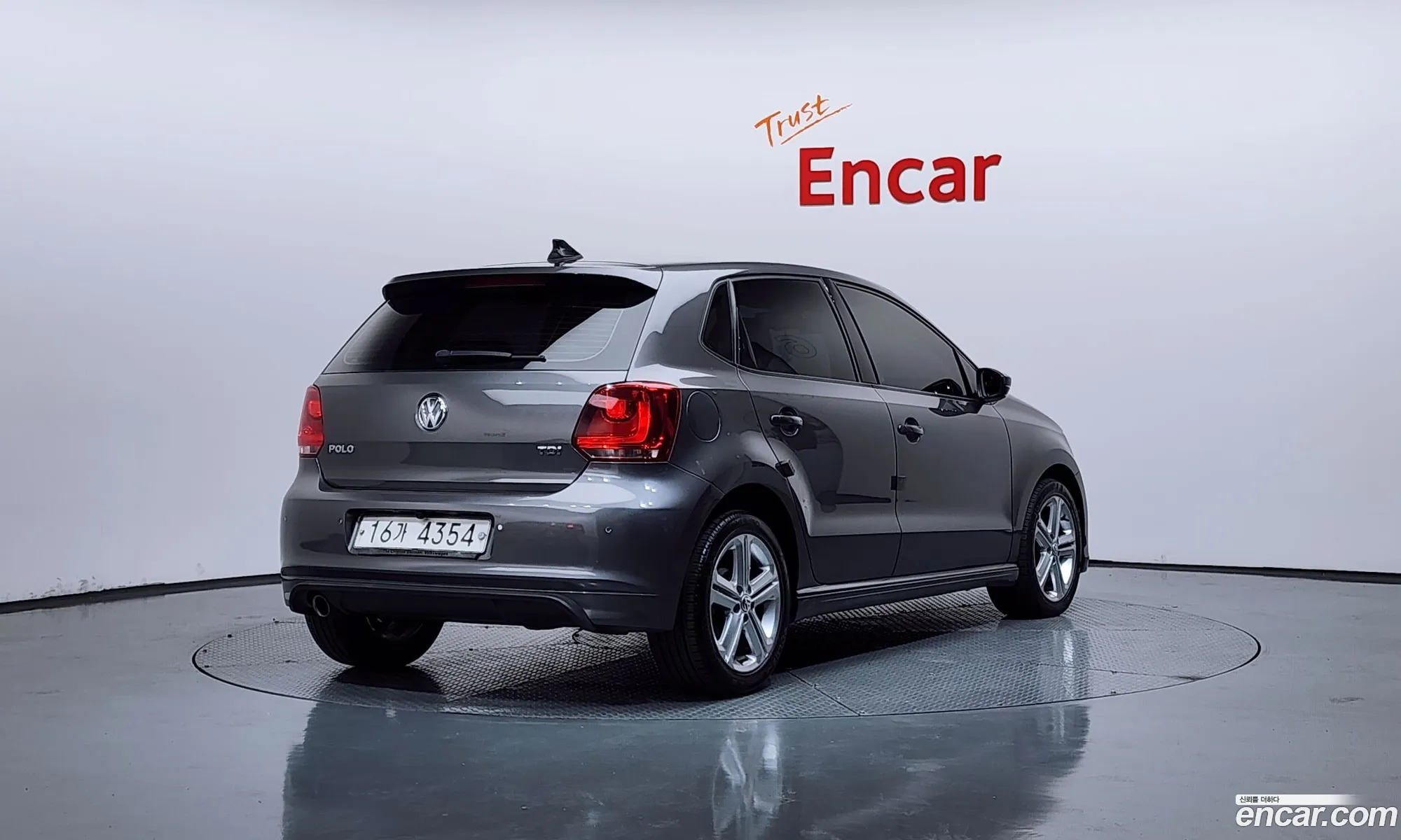 Volkswagen Polo 2014 — 9