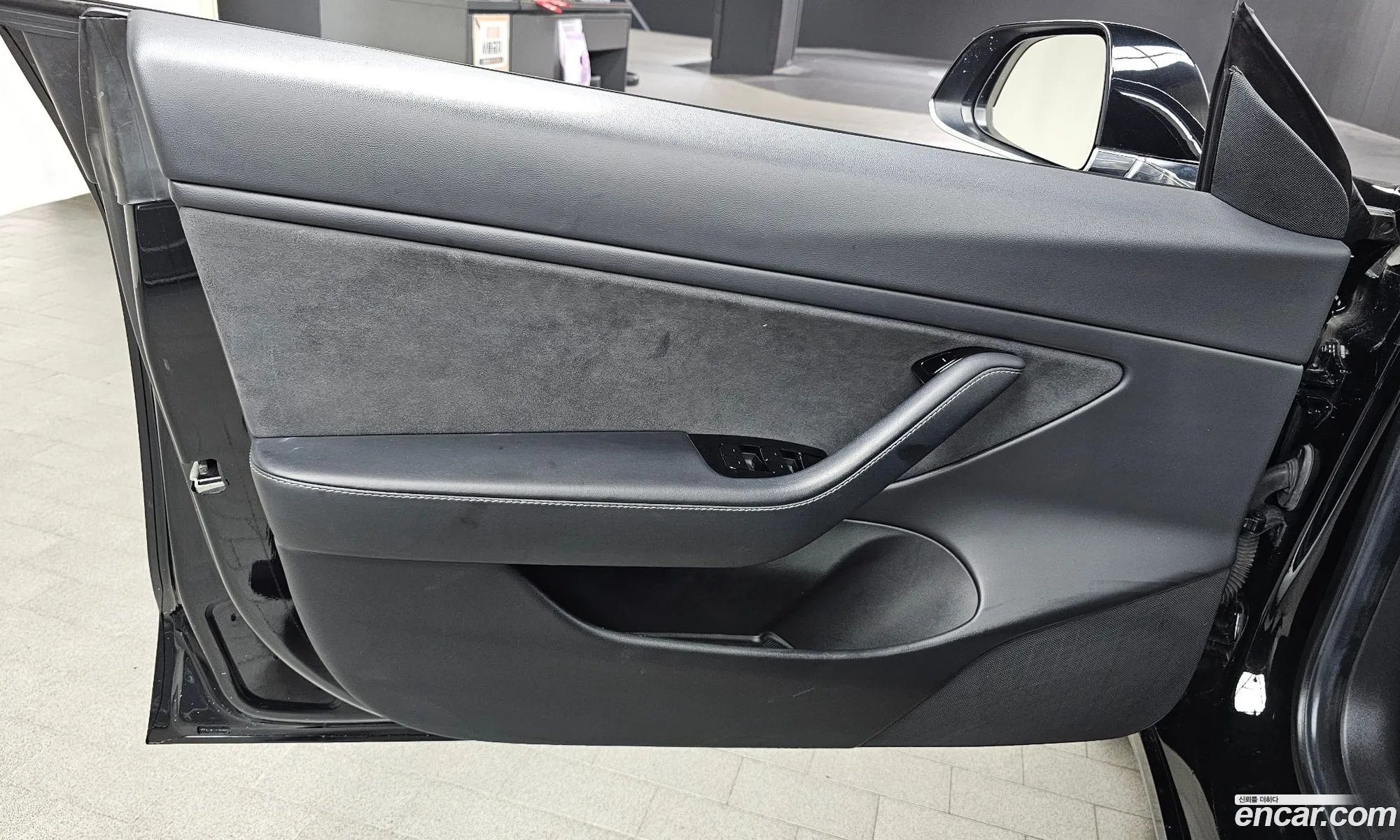 Tesla Model 3 2020 — 28