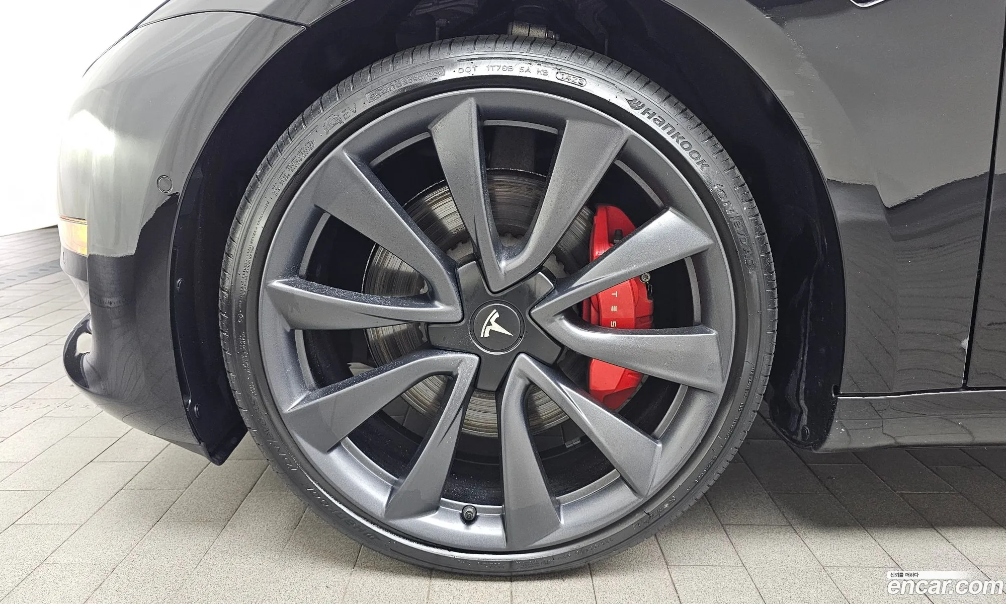 Tesla Model 3 2020 — 17