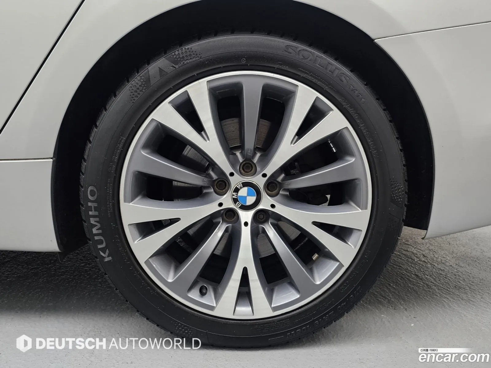 BMW 5 Series GT 2012 — 13