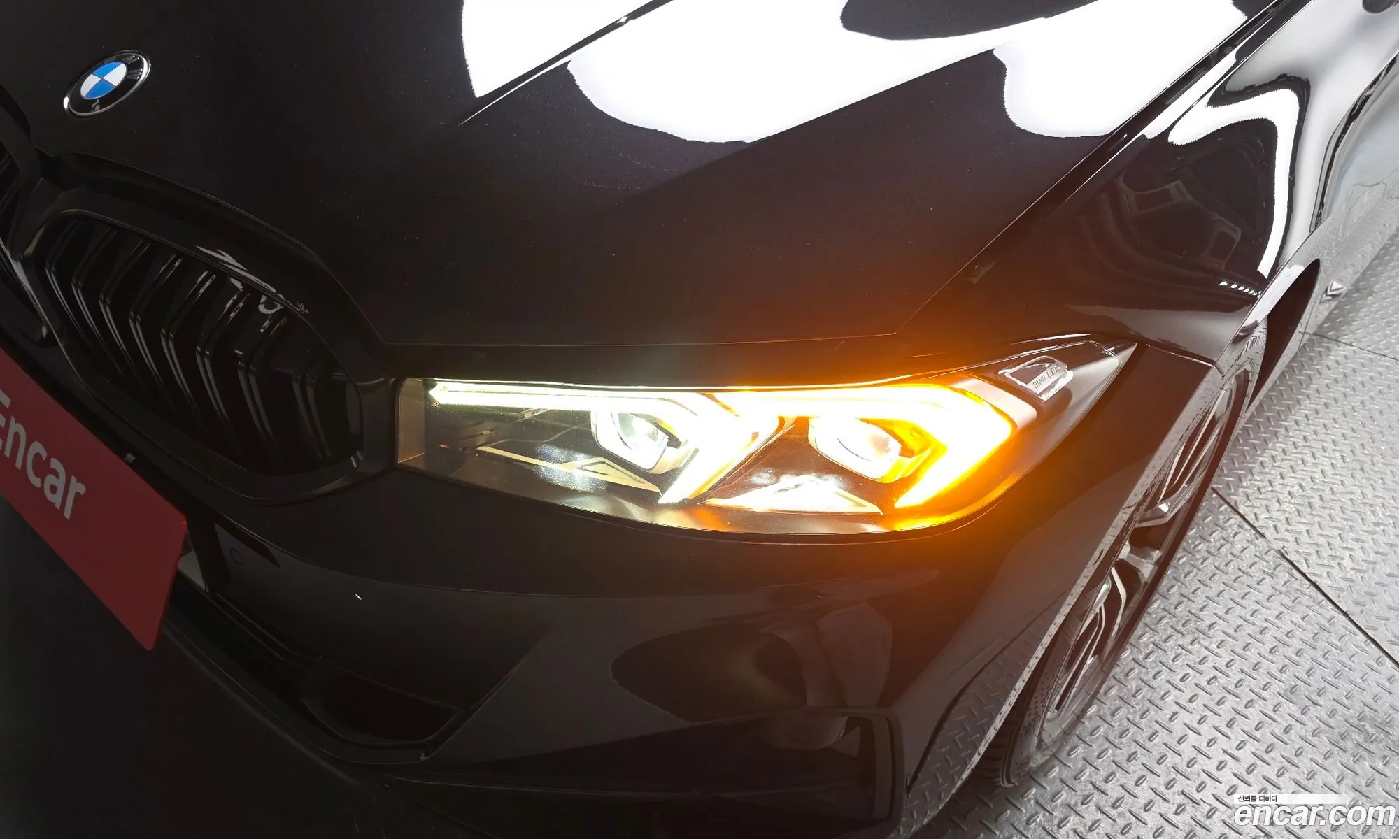 BMW 3 Series 2023 — 3