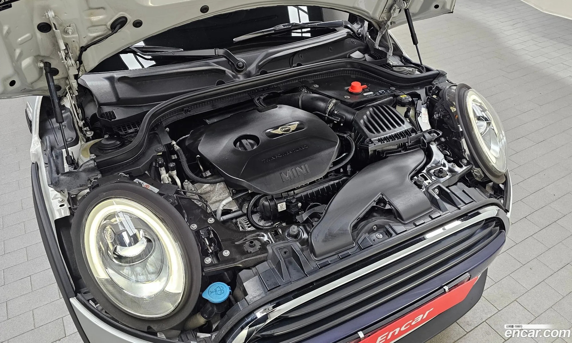 Mini Cooper 2017 — 17