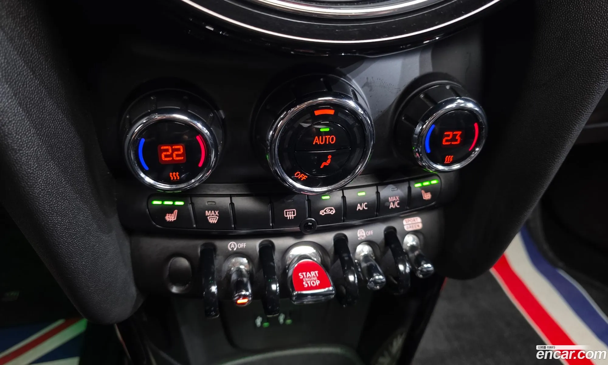 Mini Cooper 2020 — 18