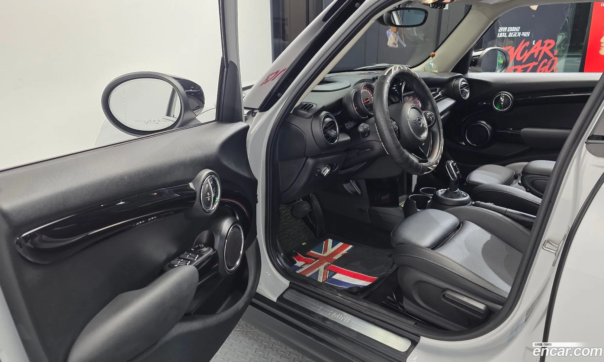 Mini Cooper 2020 — 19