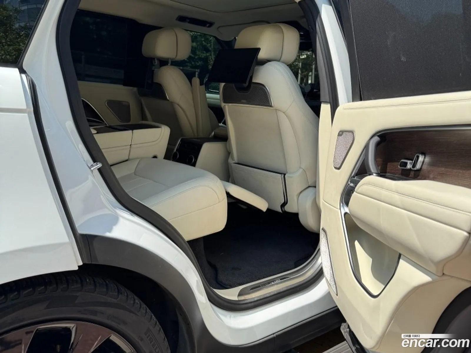 Land Rover Range Rover 2023 — 3