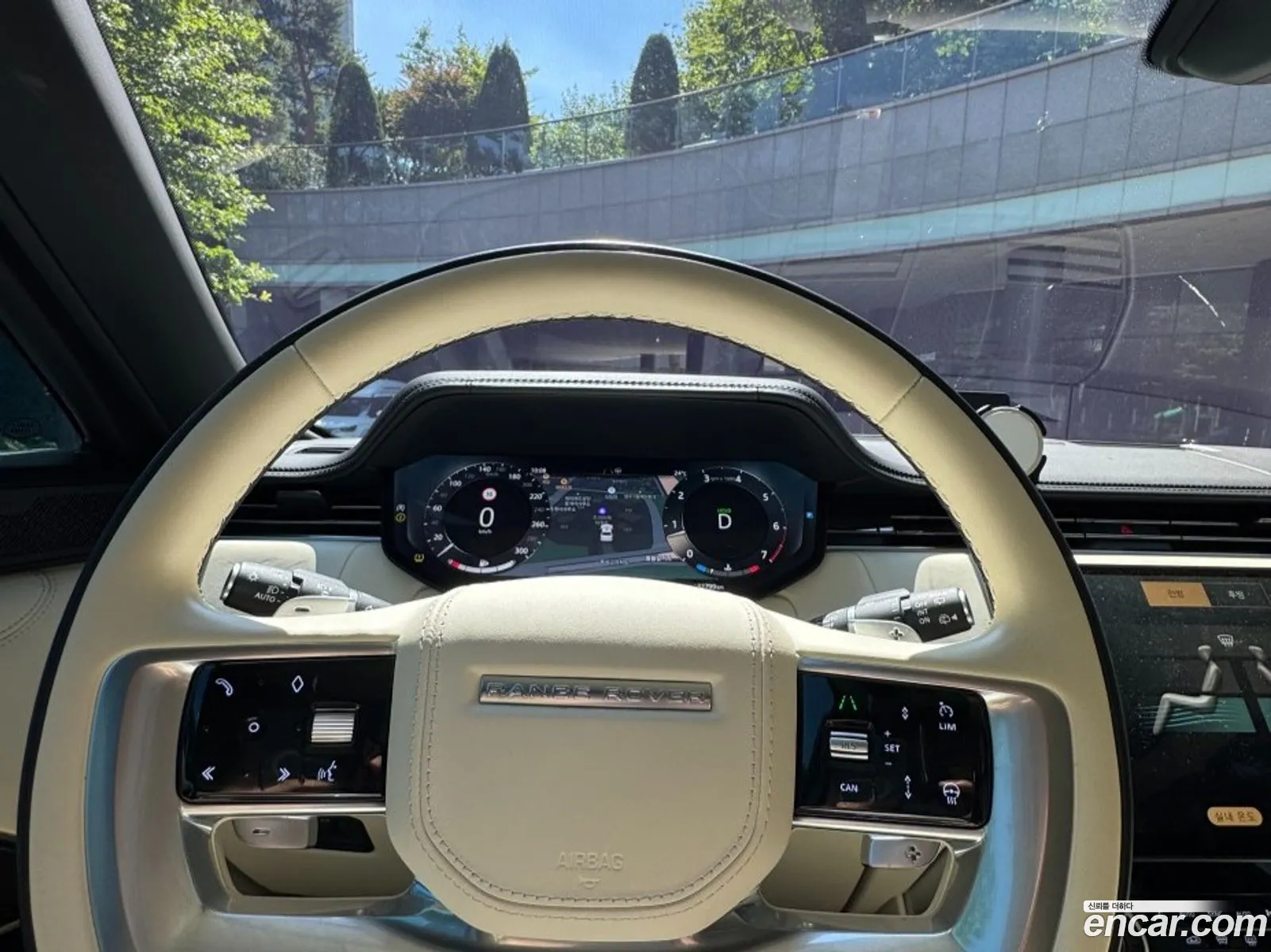 Land Rover Range Rover 2023 — 2