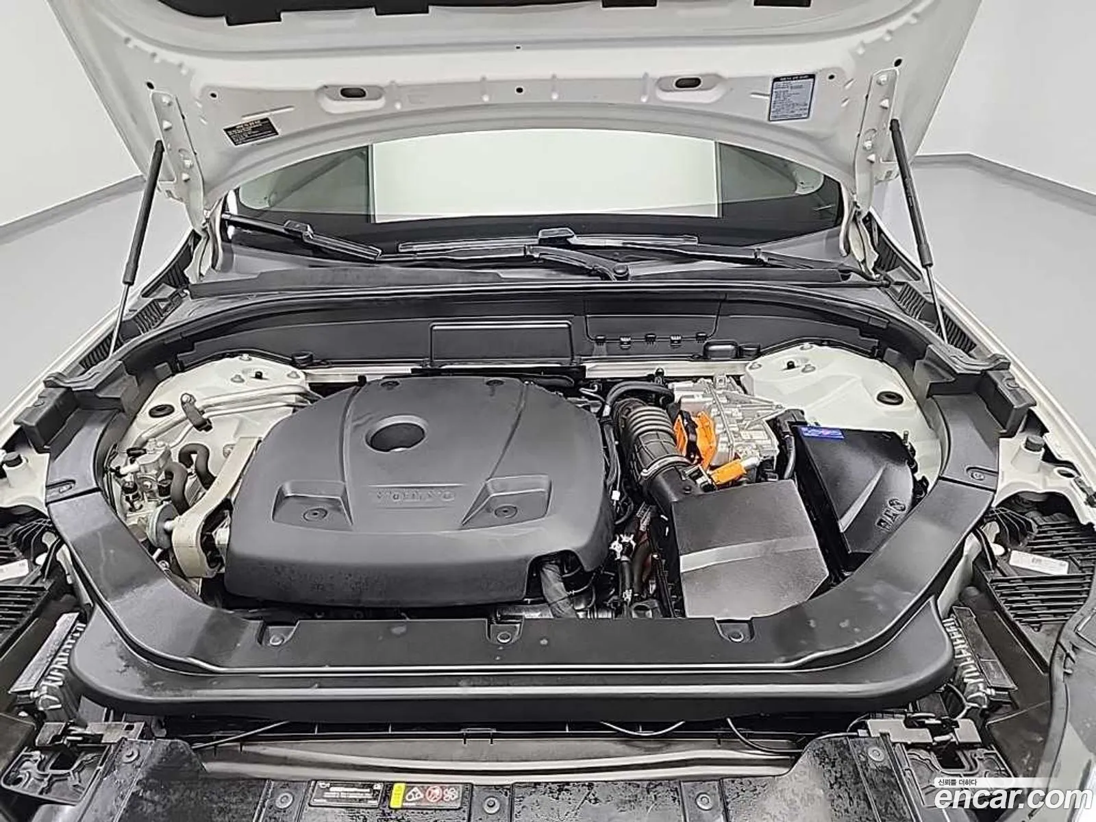 Volvo XC60 2021 — 2