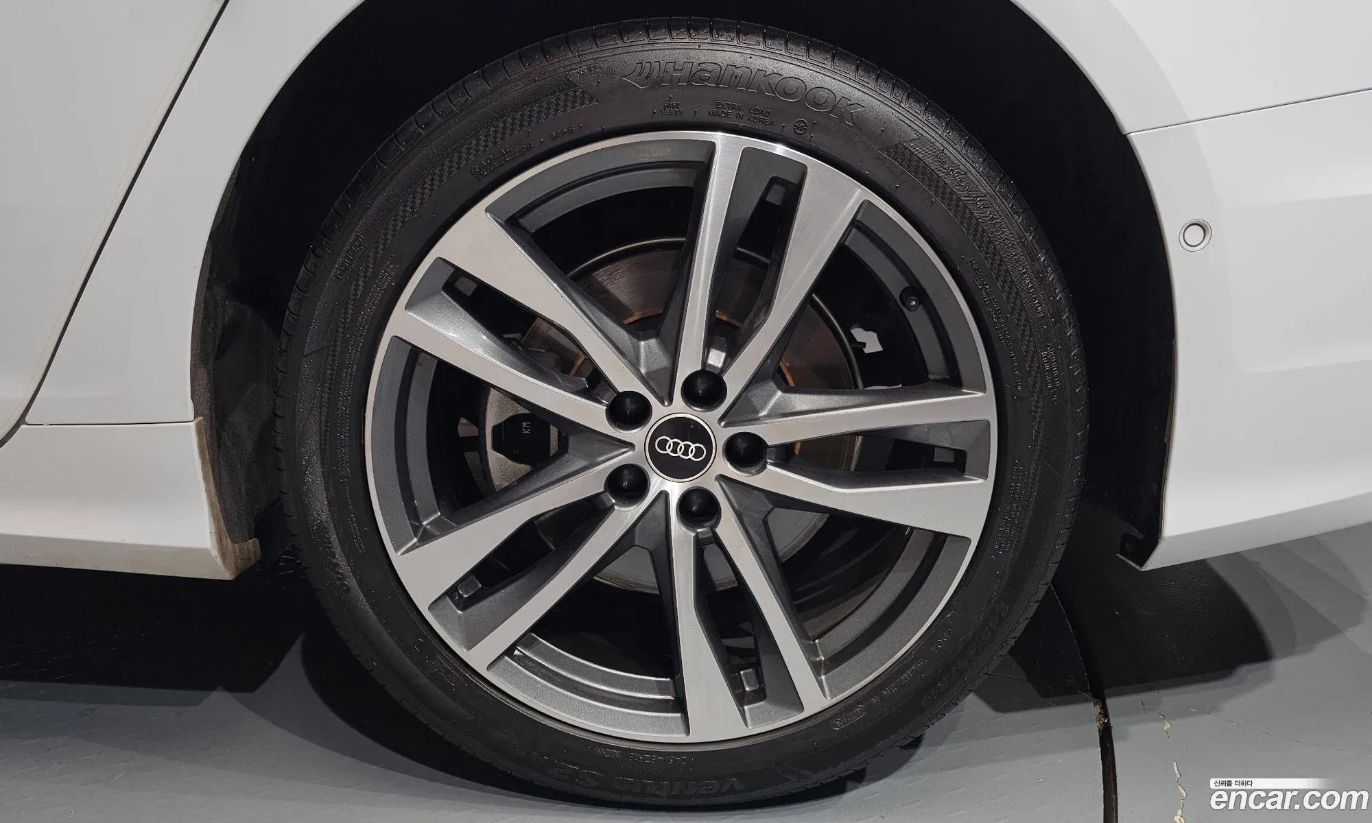 Audi A6 2021 WAUZZZF26MN099990 — 24