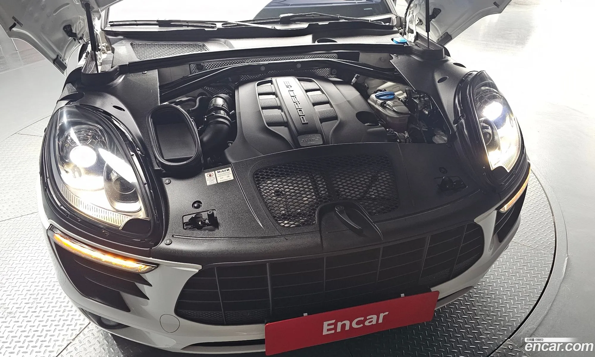 Porsche Macan 2017 WP1AD2952HLB70436 — 4