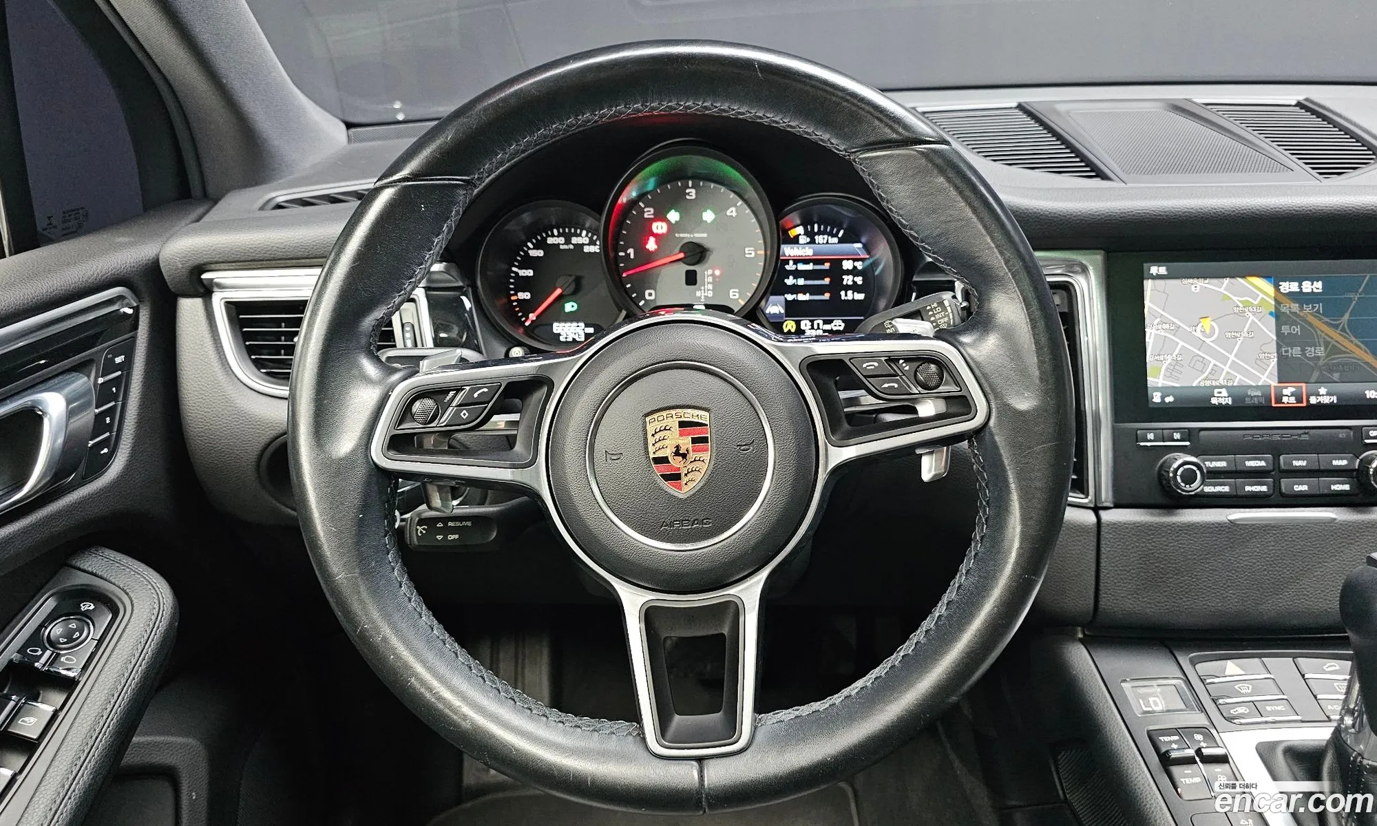 Porsche Macan 2017 WP1AD2952HLB70436 — 26