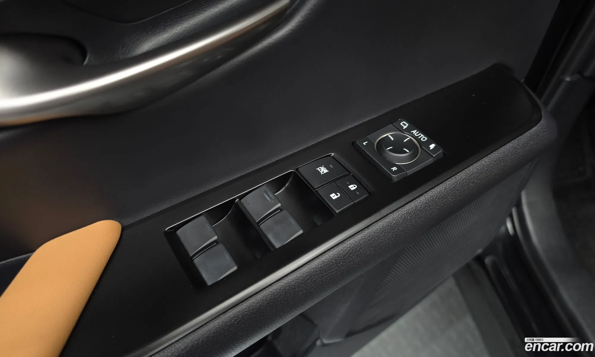Lexus UX250h 2024 JTHP6JBH3R2186767 — 30