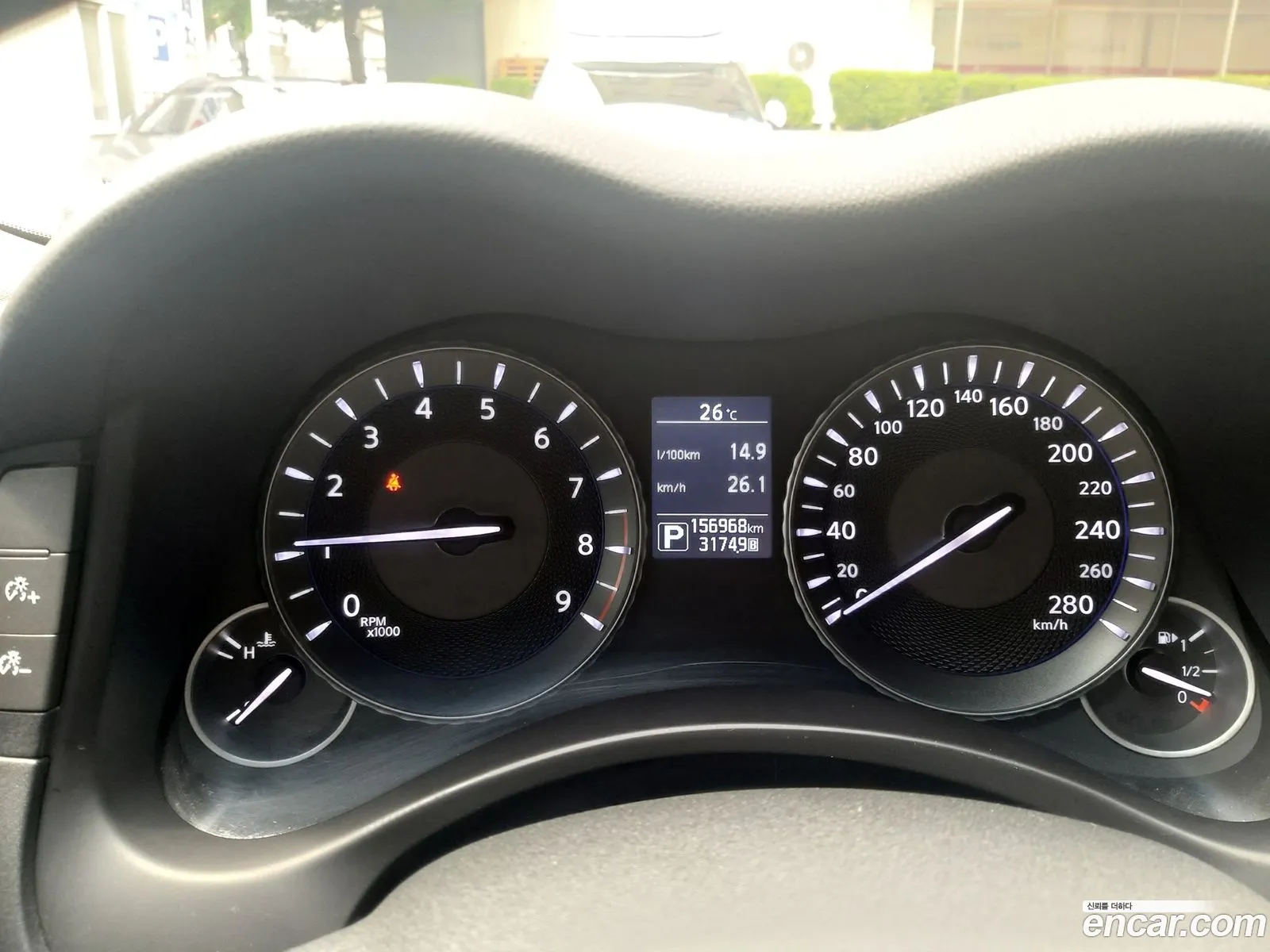 Infiniti Q70 2016 — 13