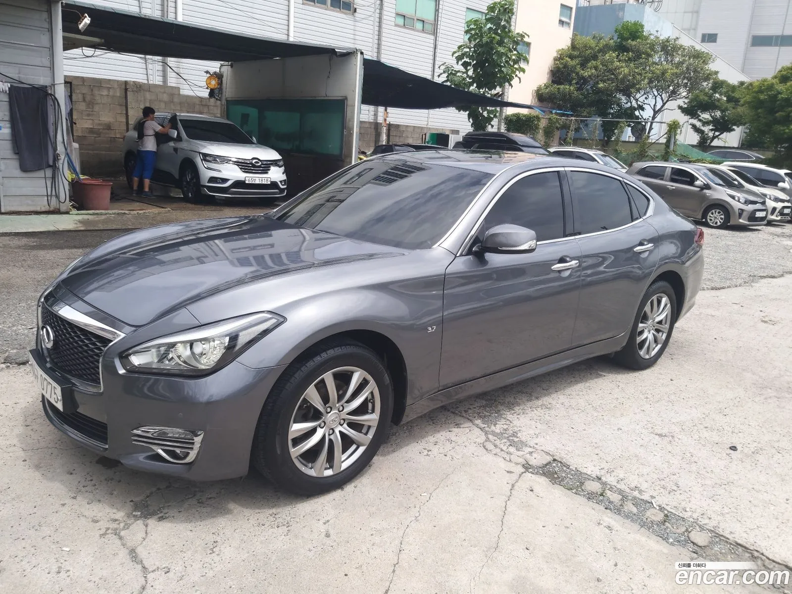 Infiniti Q70 2016 — 17