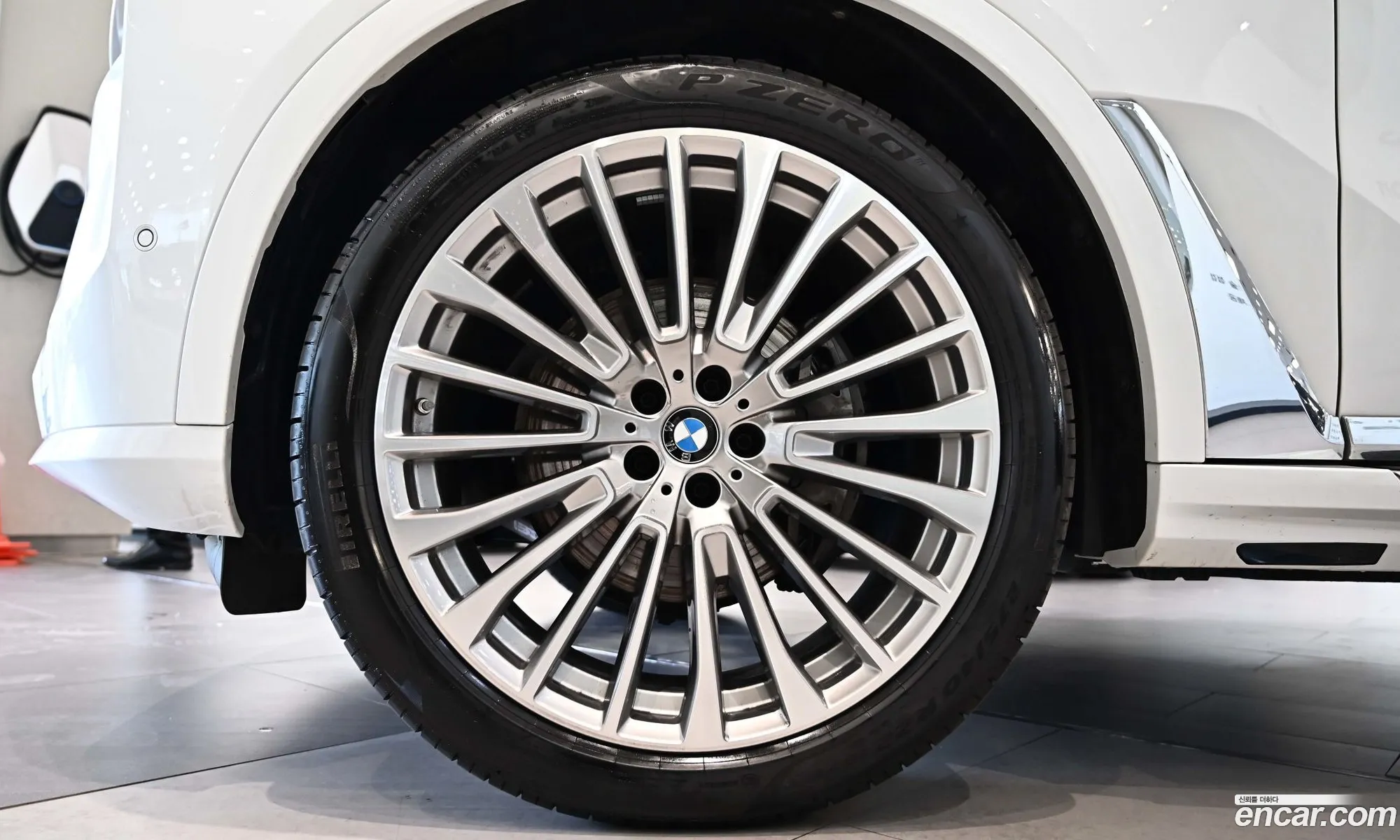 BMW X7 2021 — 12
